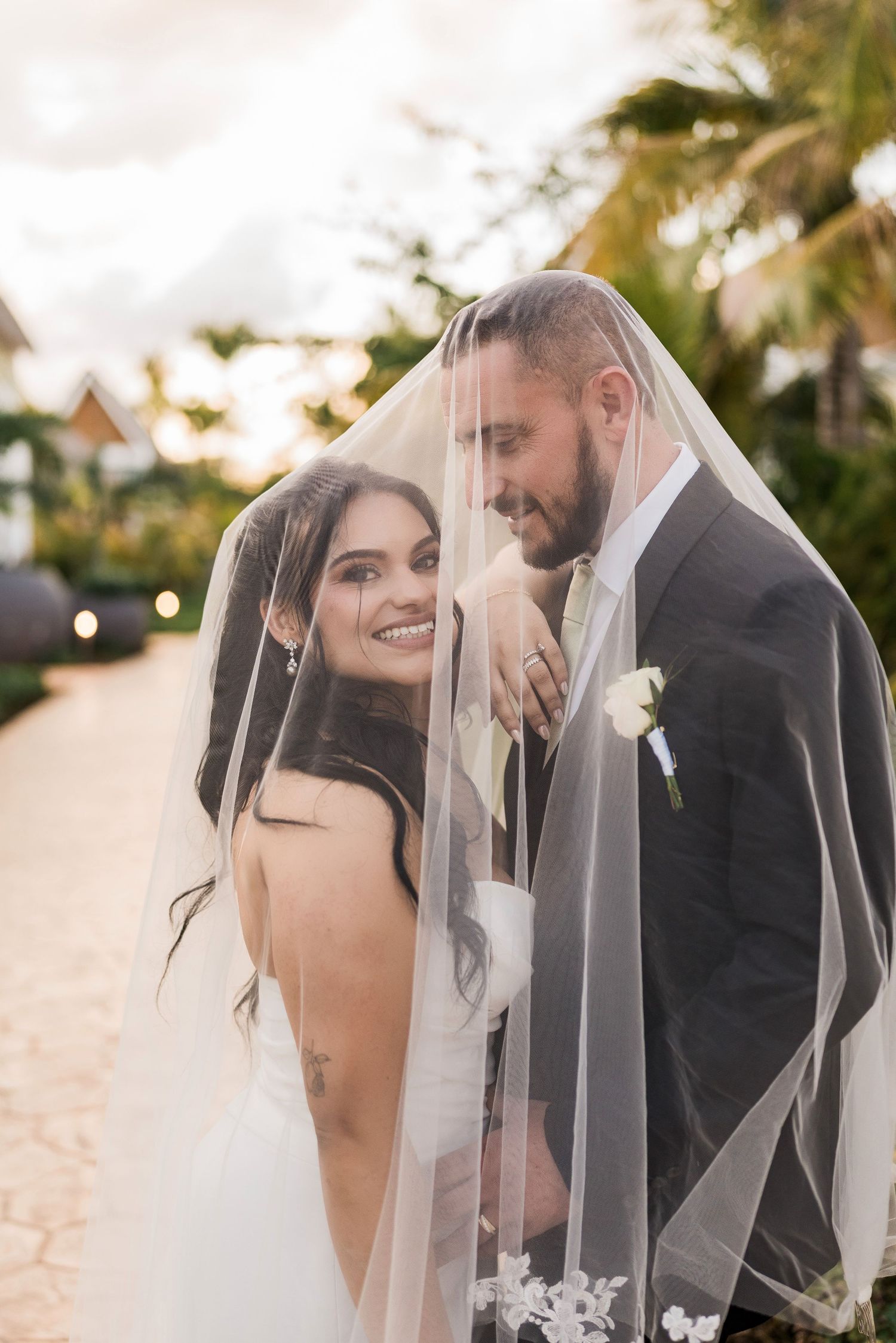 Editorial bridal photography in Riviera Maya luxury resorts