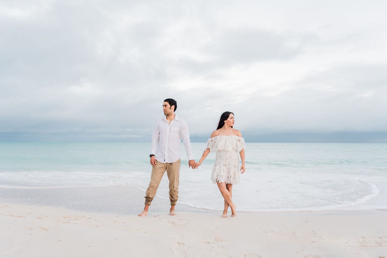 Romantic beach photoshoot Riviera Maya — Luis Tovilla Photography