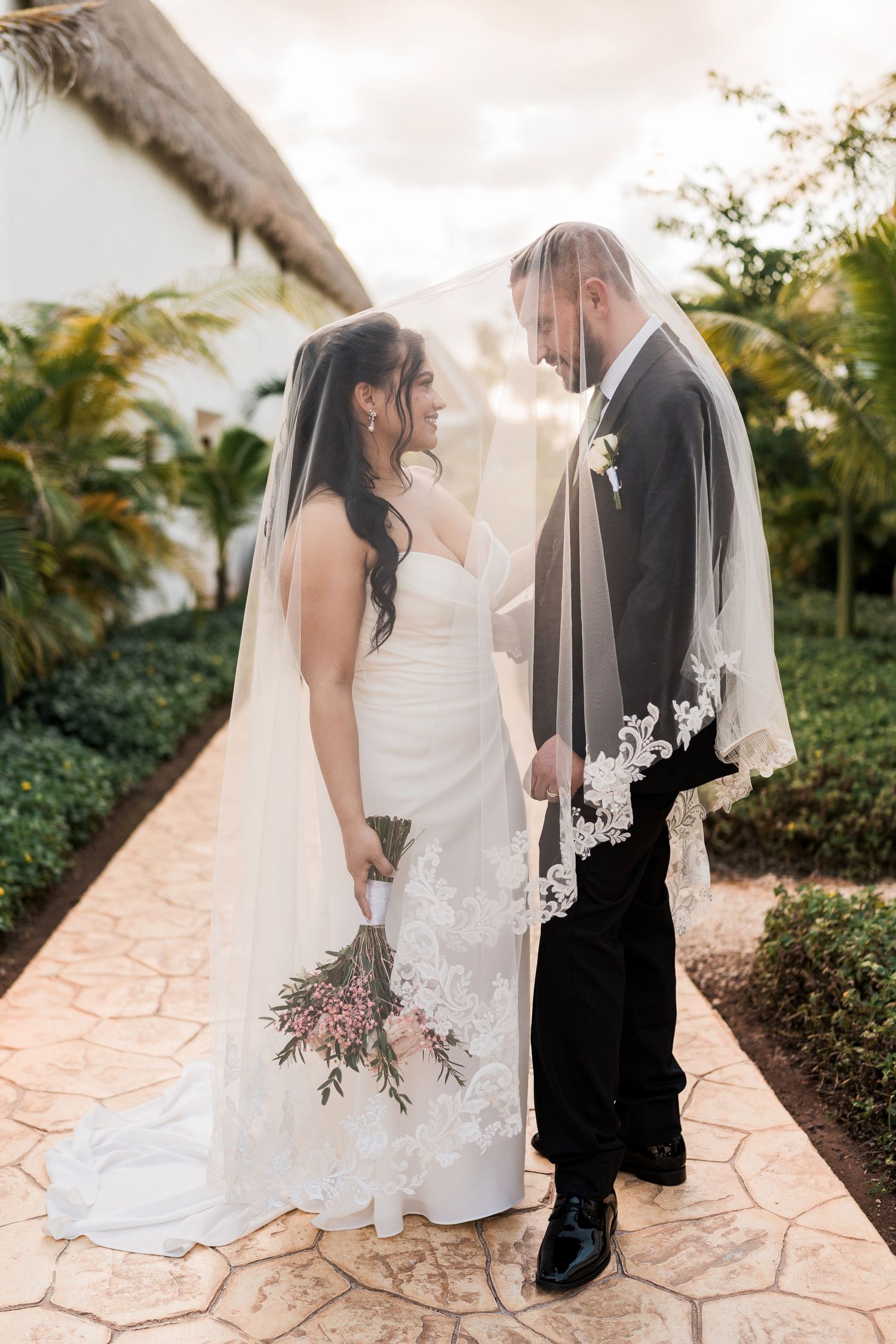 MEXICO WEDDING PHOTOGRAPHER & FILMMAKER - Dreams Sapphire wedding photographer