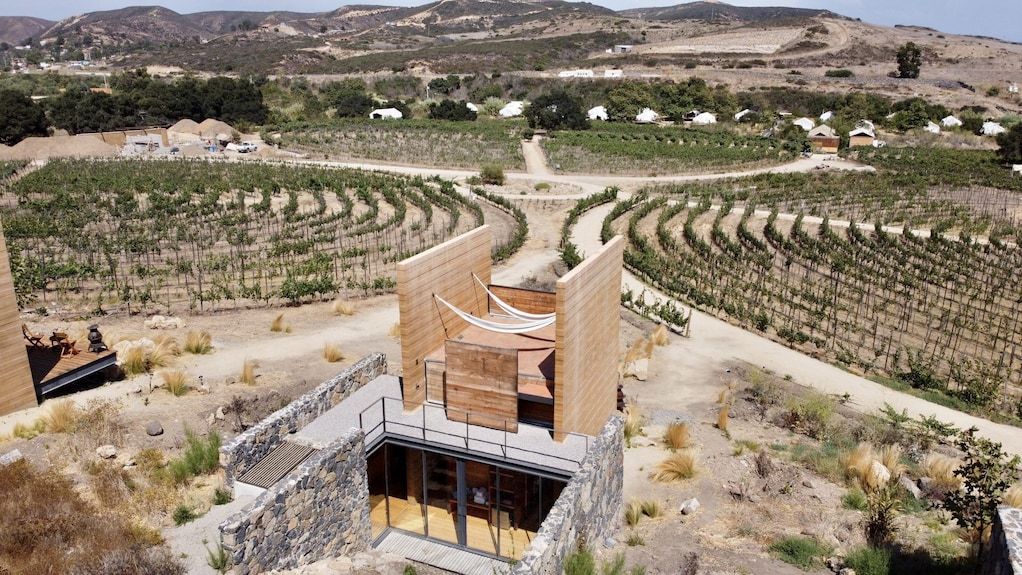 valle de Guadalupe wedding venues - cuatro cuatros