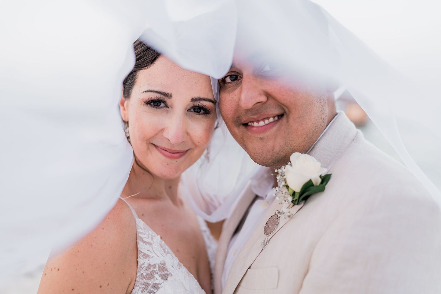 Dreams Vista Cancun Resort & Spa wedding bride and groom photoshoot