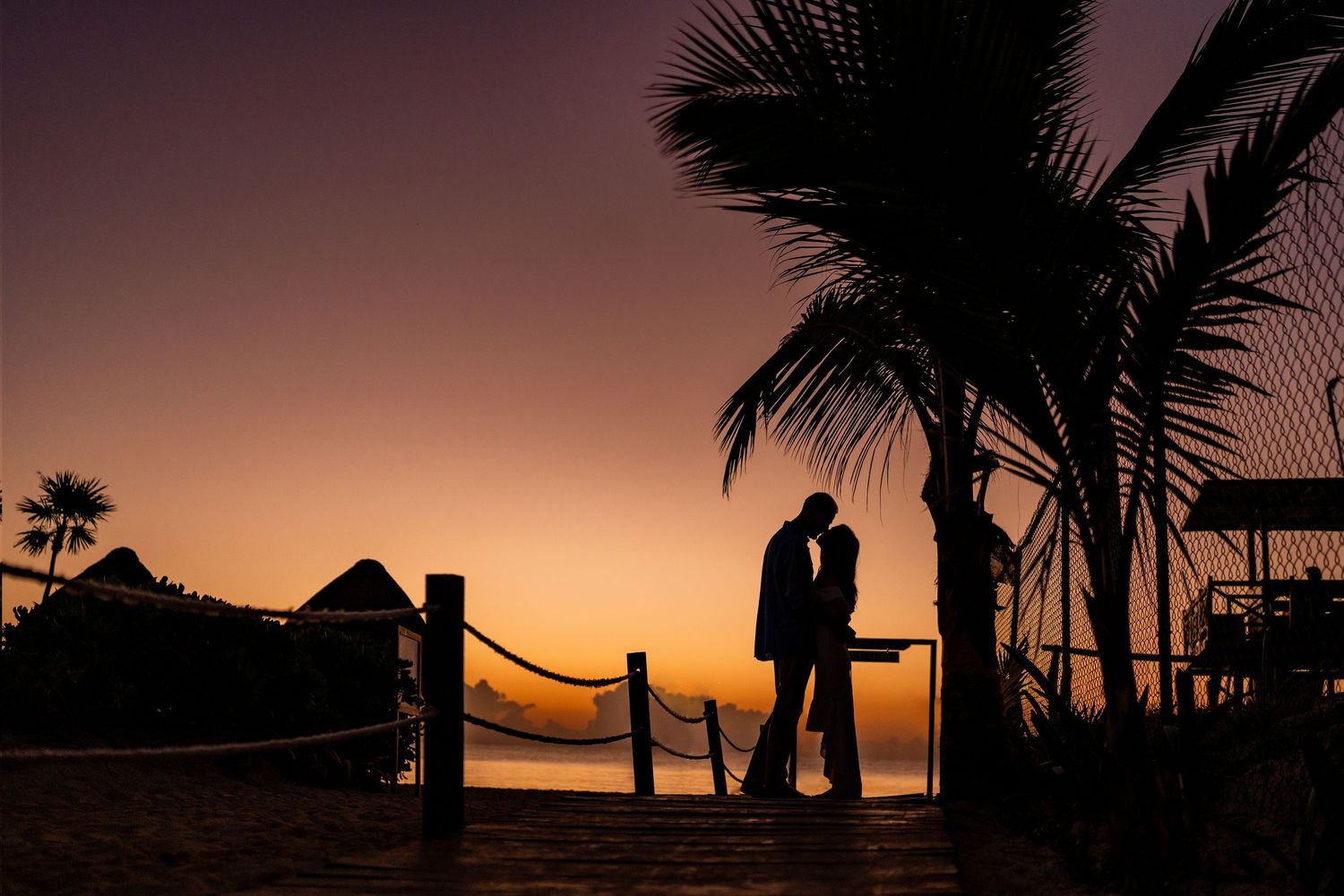 cancun couple photoshoot, sunrise silhouette picture