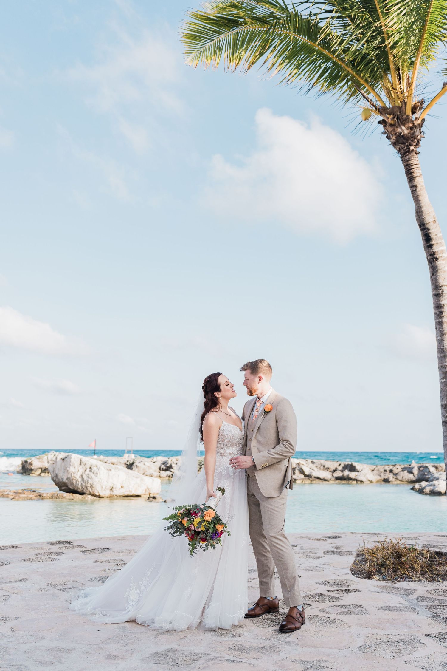 Bride and groom photoshoot in Riviera Maya