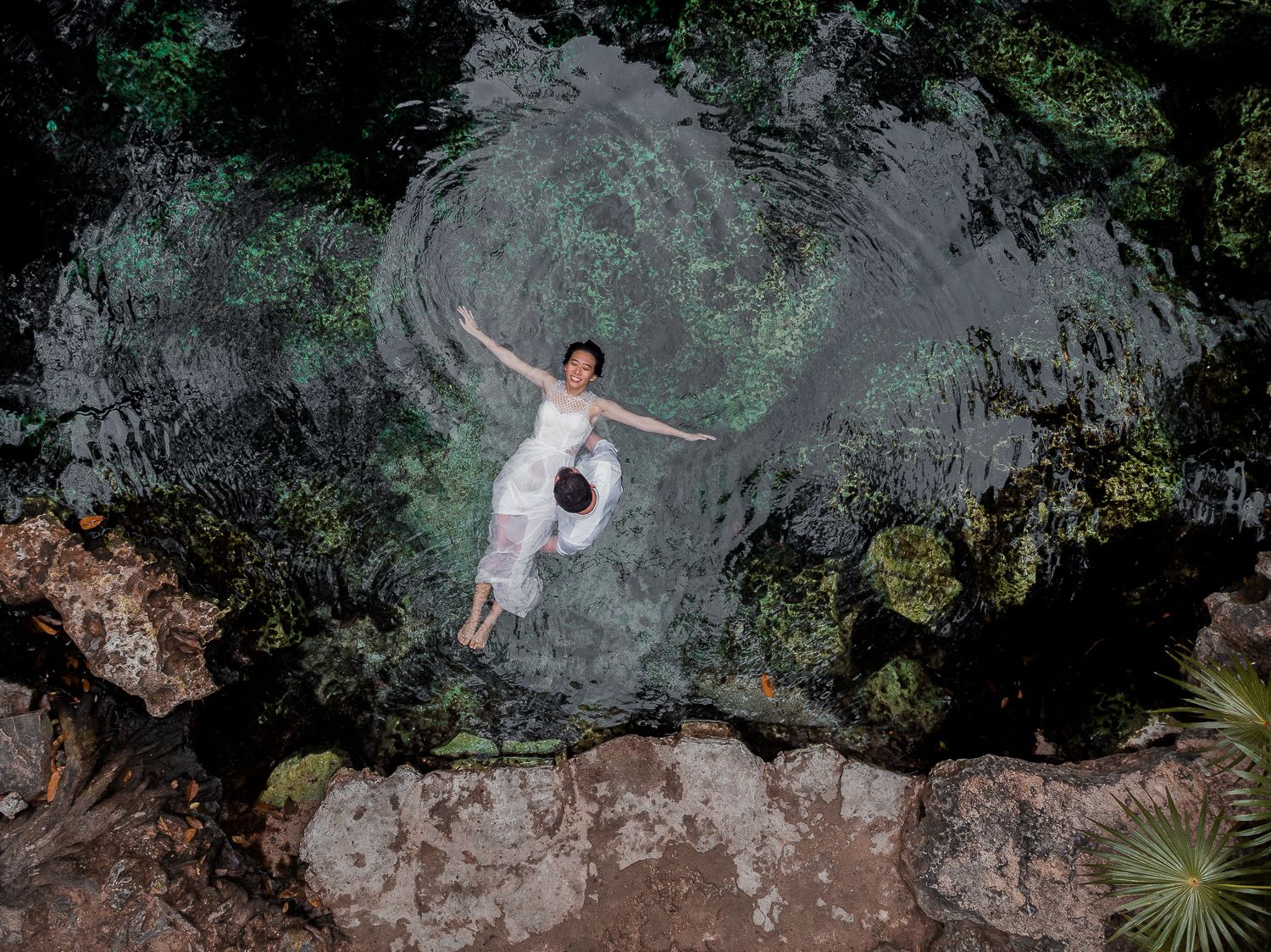 tulum cenote couple photoshoot