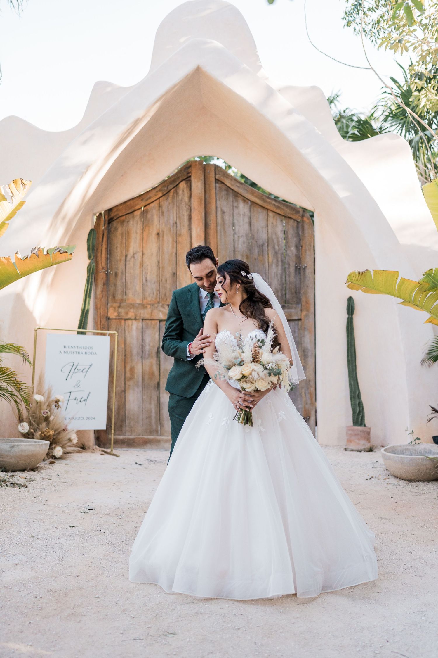 vesica tulum wedding couple photos
