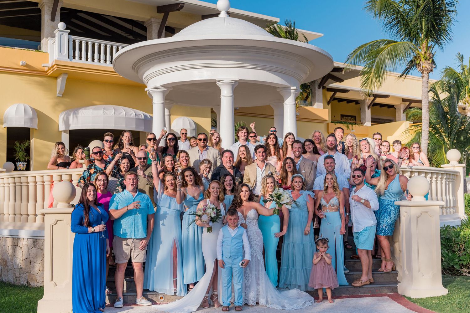 Barceló Maya Palace wedding group picture