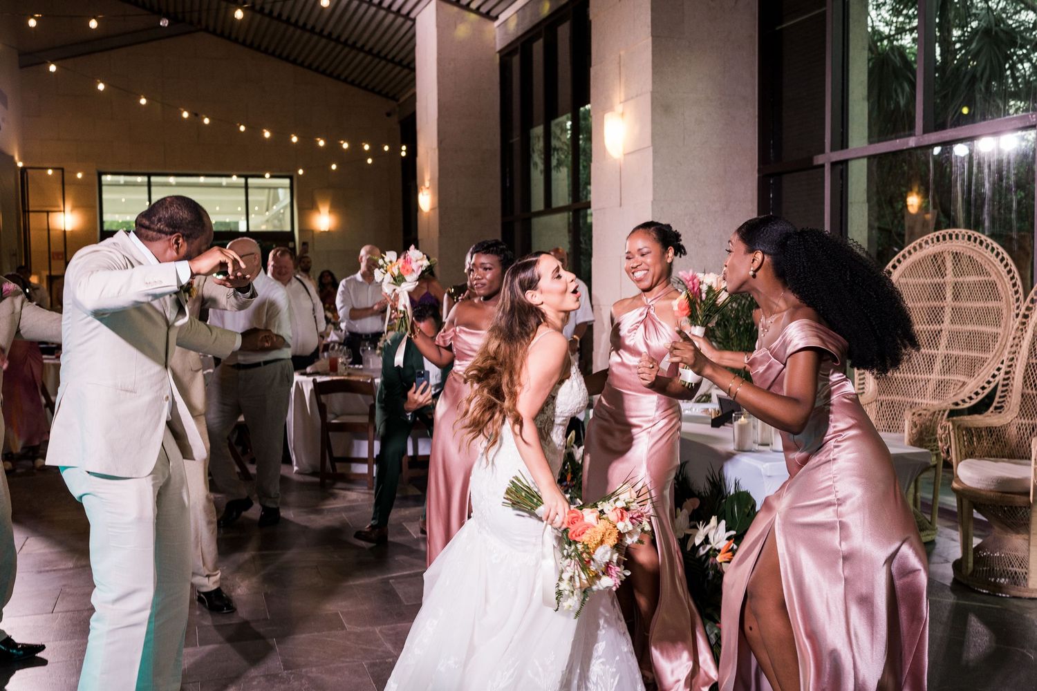 unico 2087 wedding