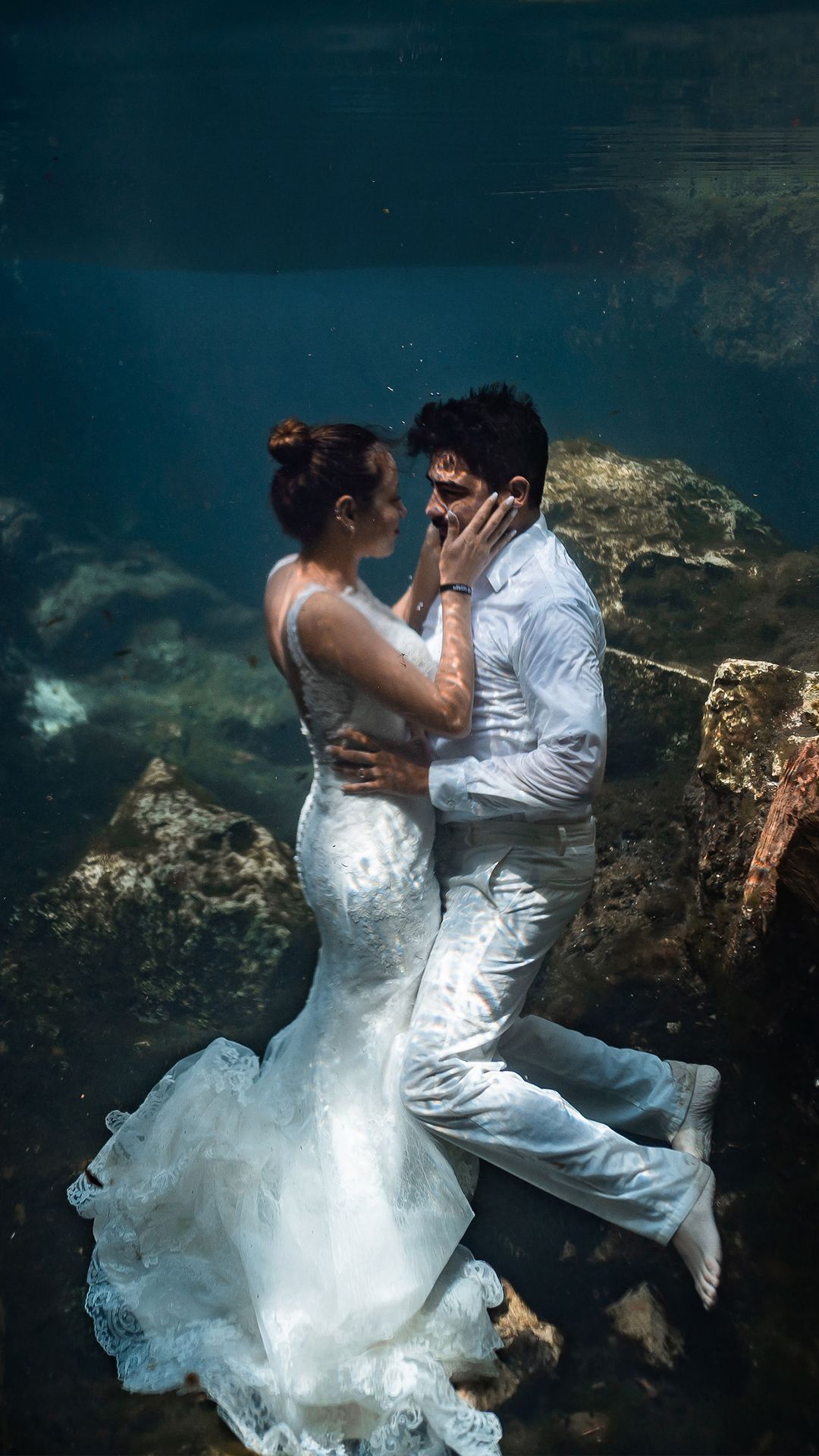 underwater trash the dress | riviera Maya wedding photographer