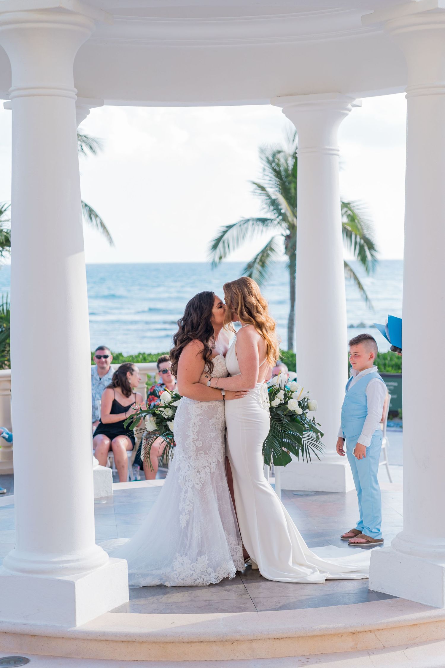 Barceló Maya Palace wedding first kiss