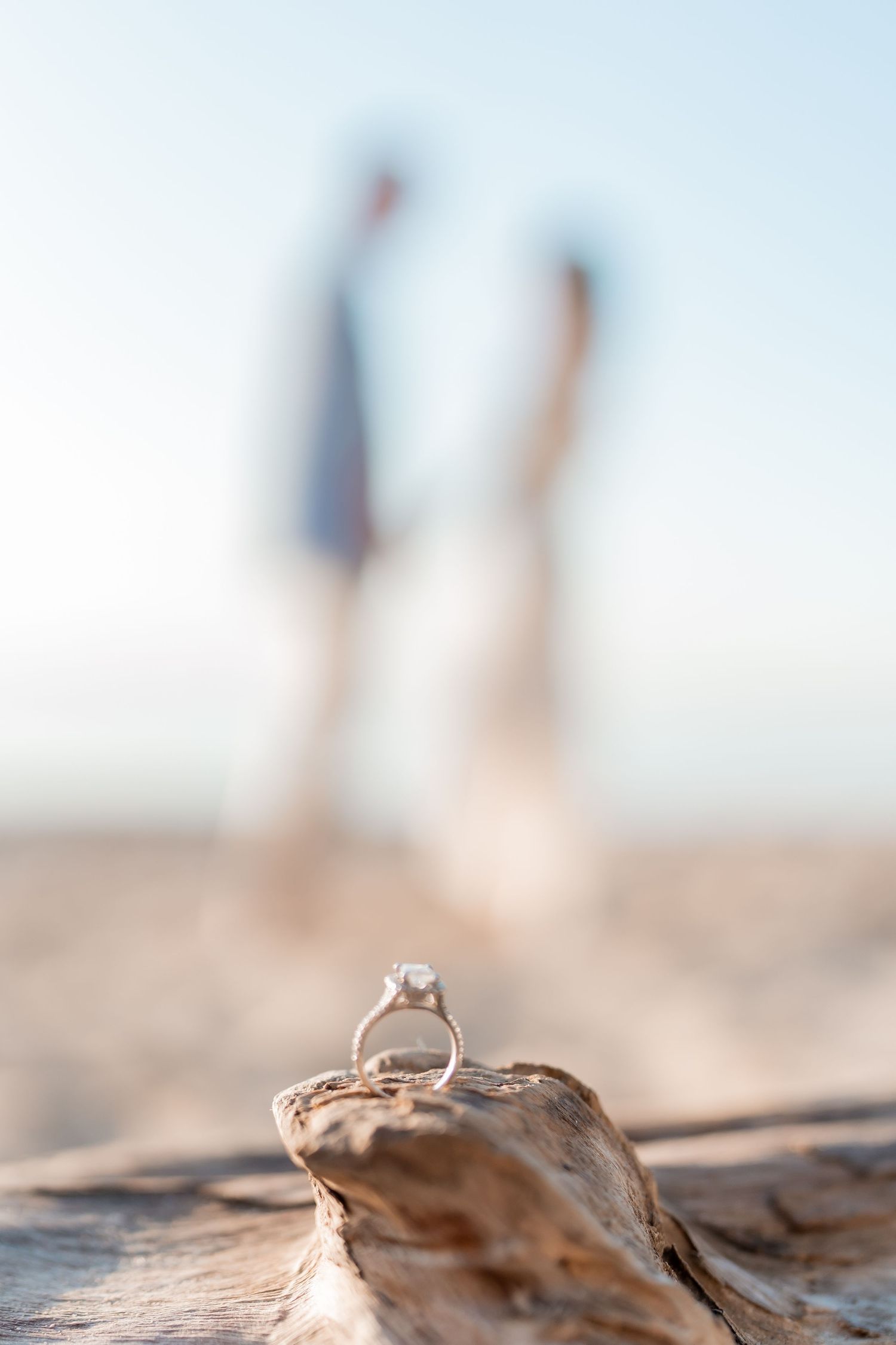 Ring detail shot during Vacation photoshoot for couples on Riviera Maya beach — Luis Tovilla