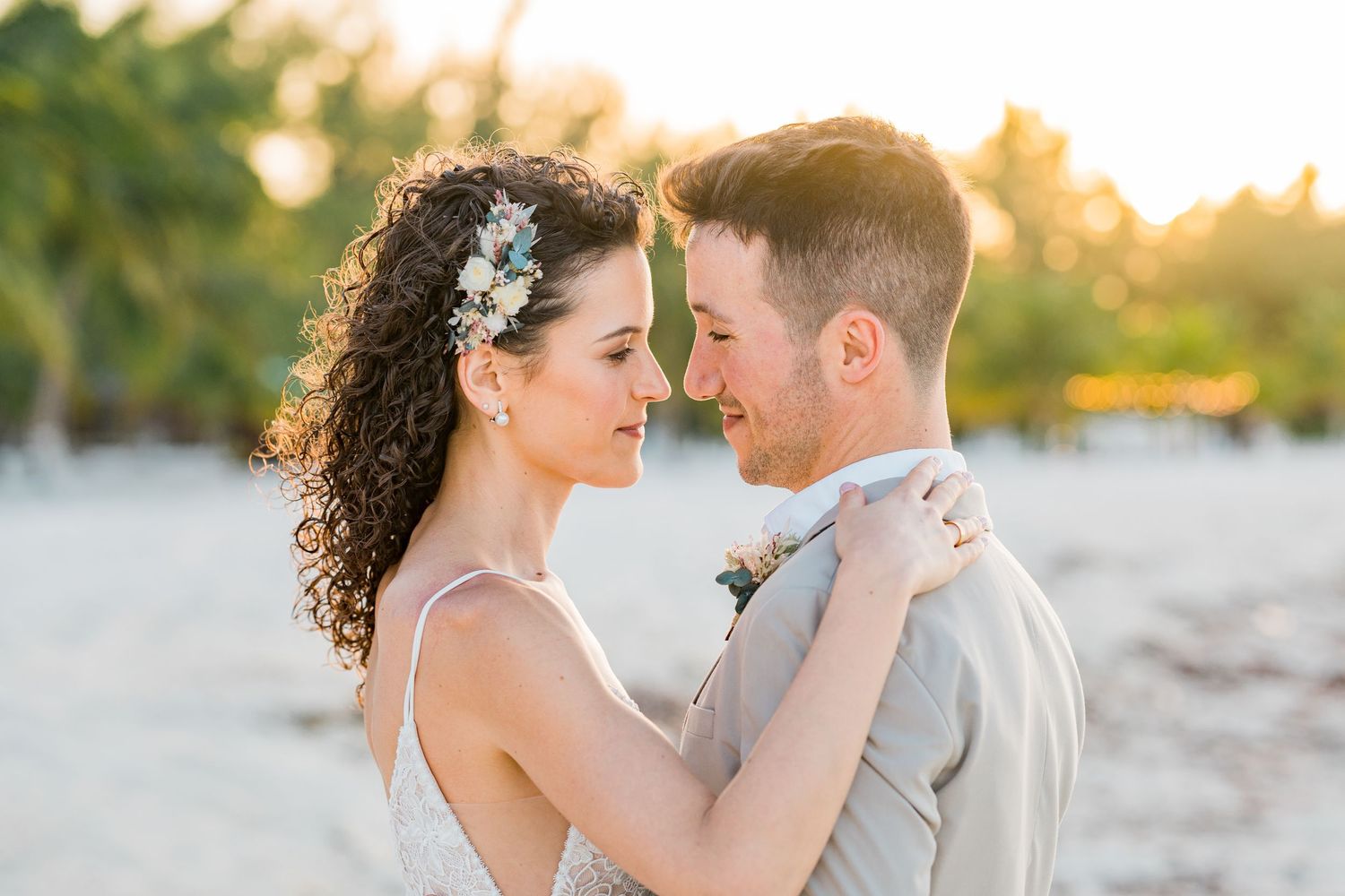 golden hour portraits at a wedding in riviera maya