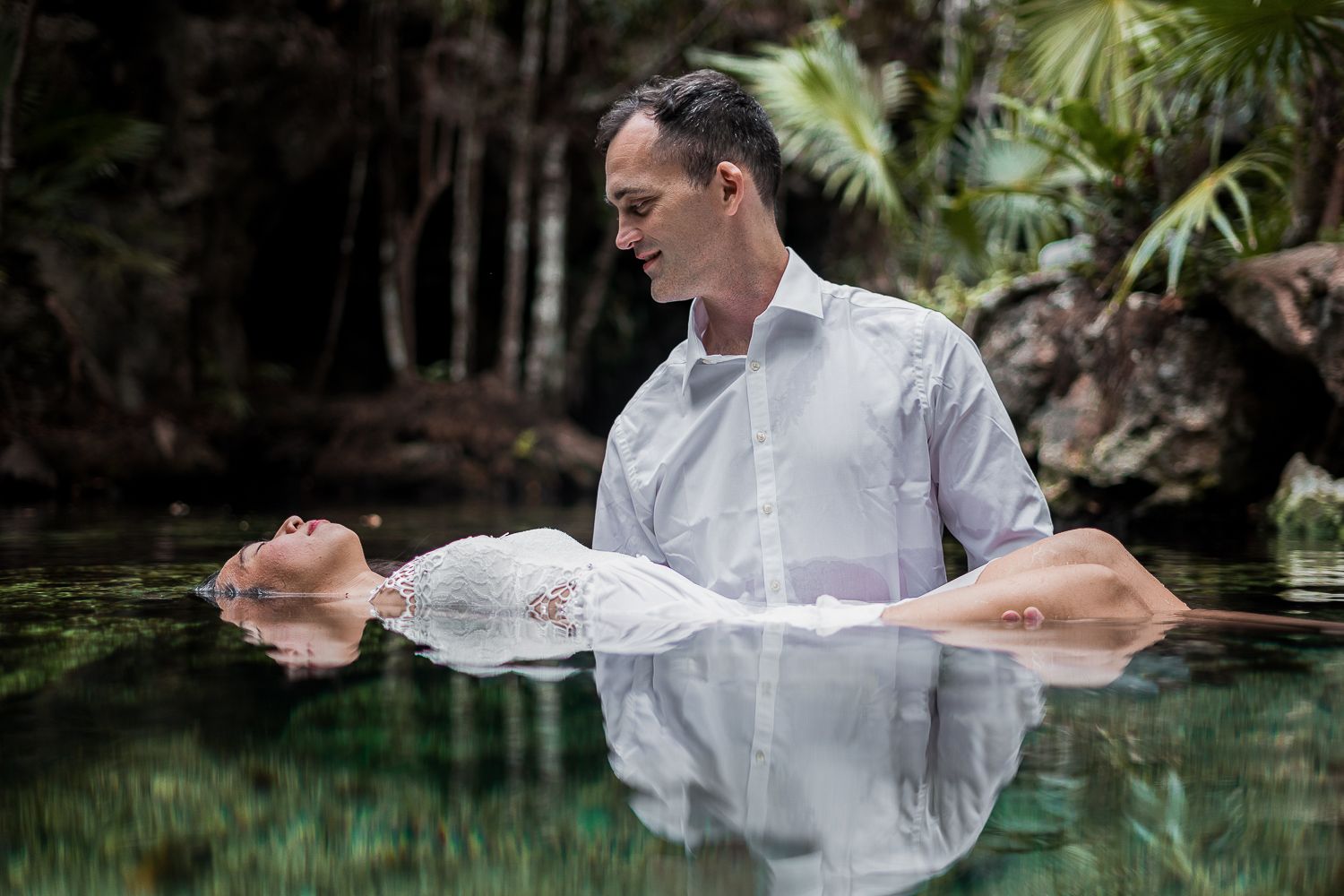 tulum cenote couple photoshoot