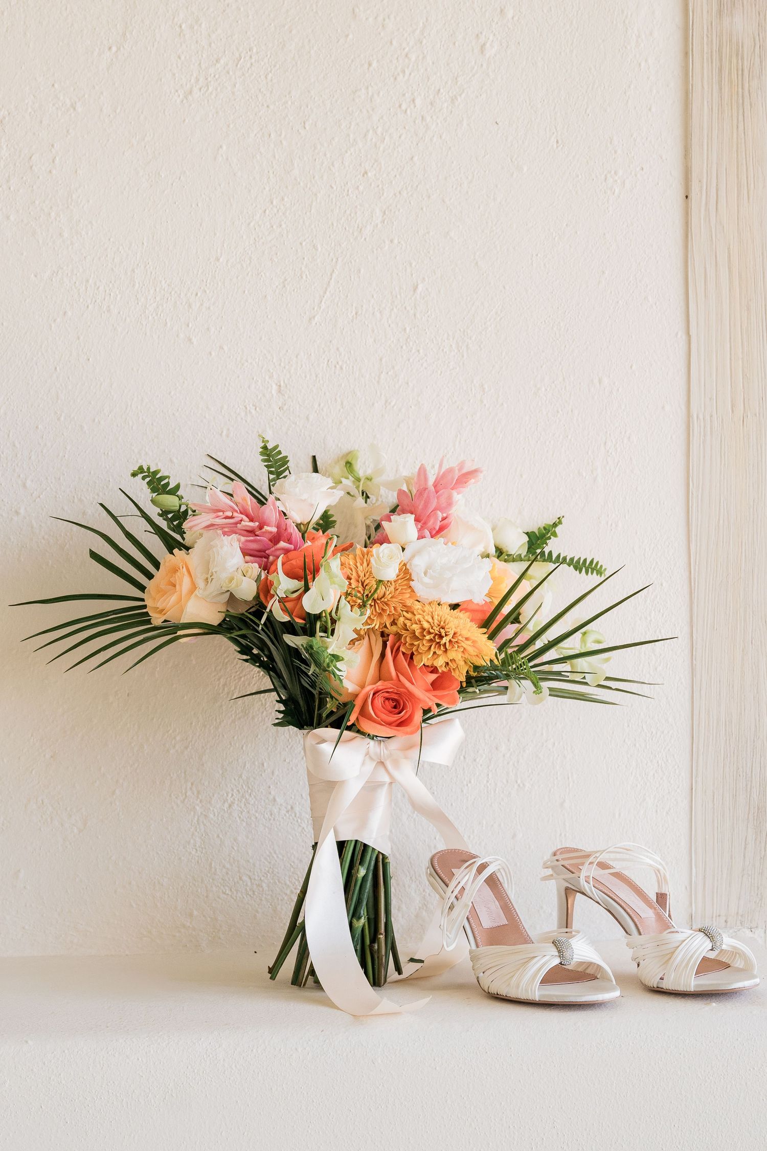 bride bouquet unico 2087 wedding