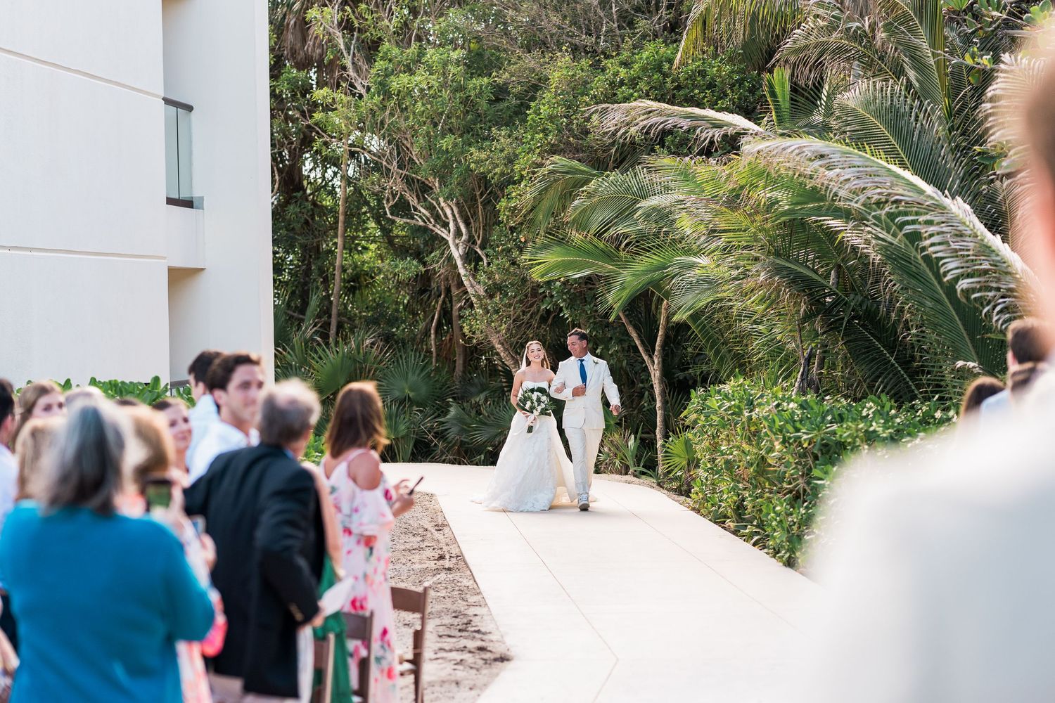UNICO 2087 RESORT wedding ceremony at the gazebo