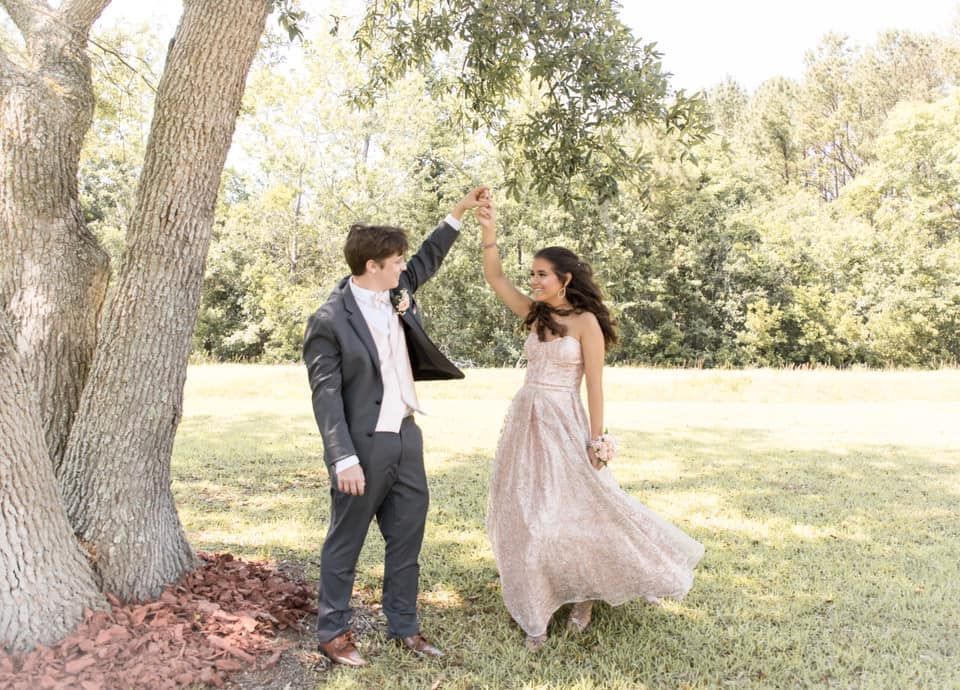 Prom photographs of couple in Holly Ridge, NC