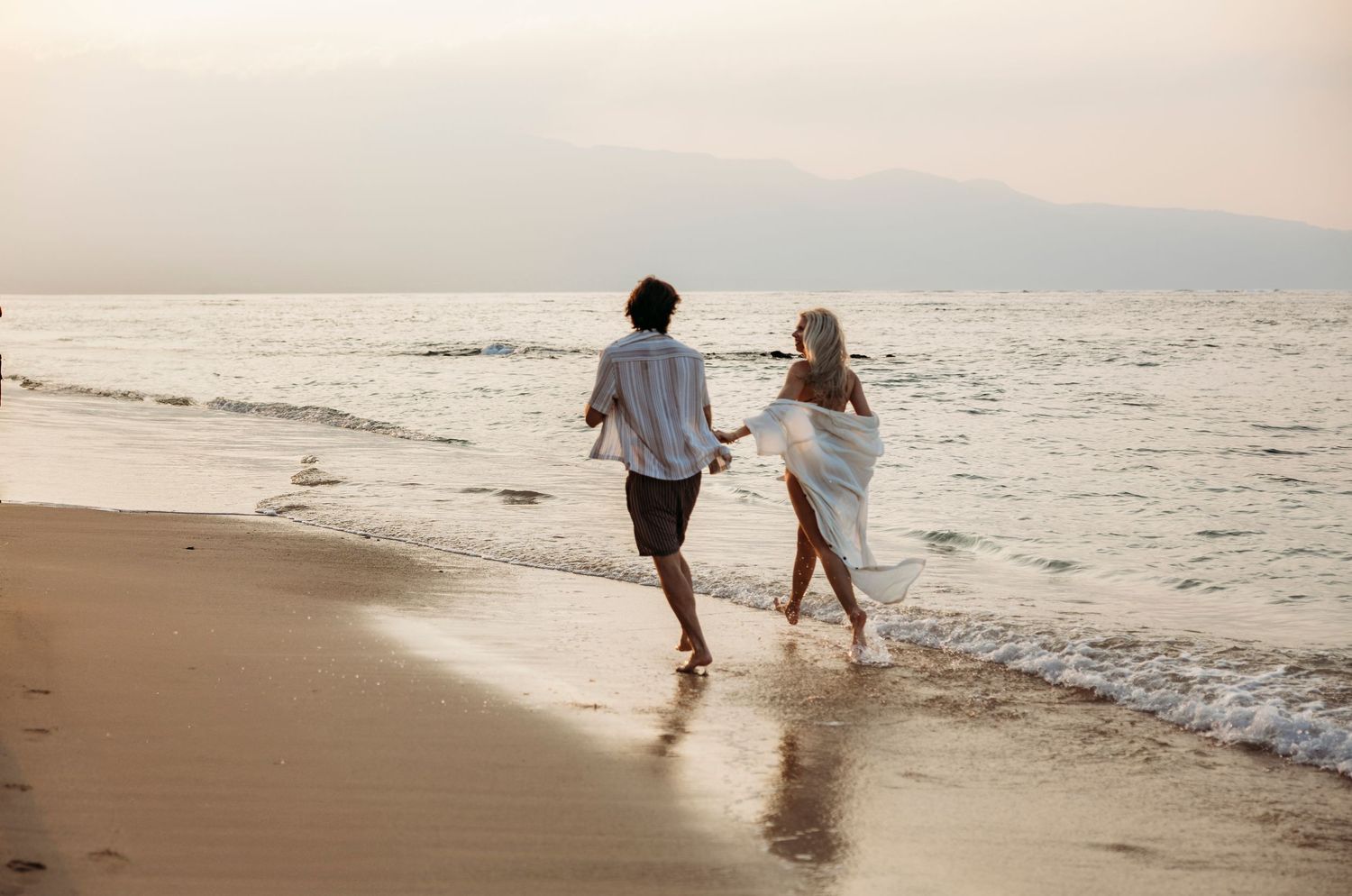 Couple beach photos in Maui, Wilmington NC photographer