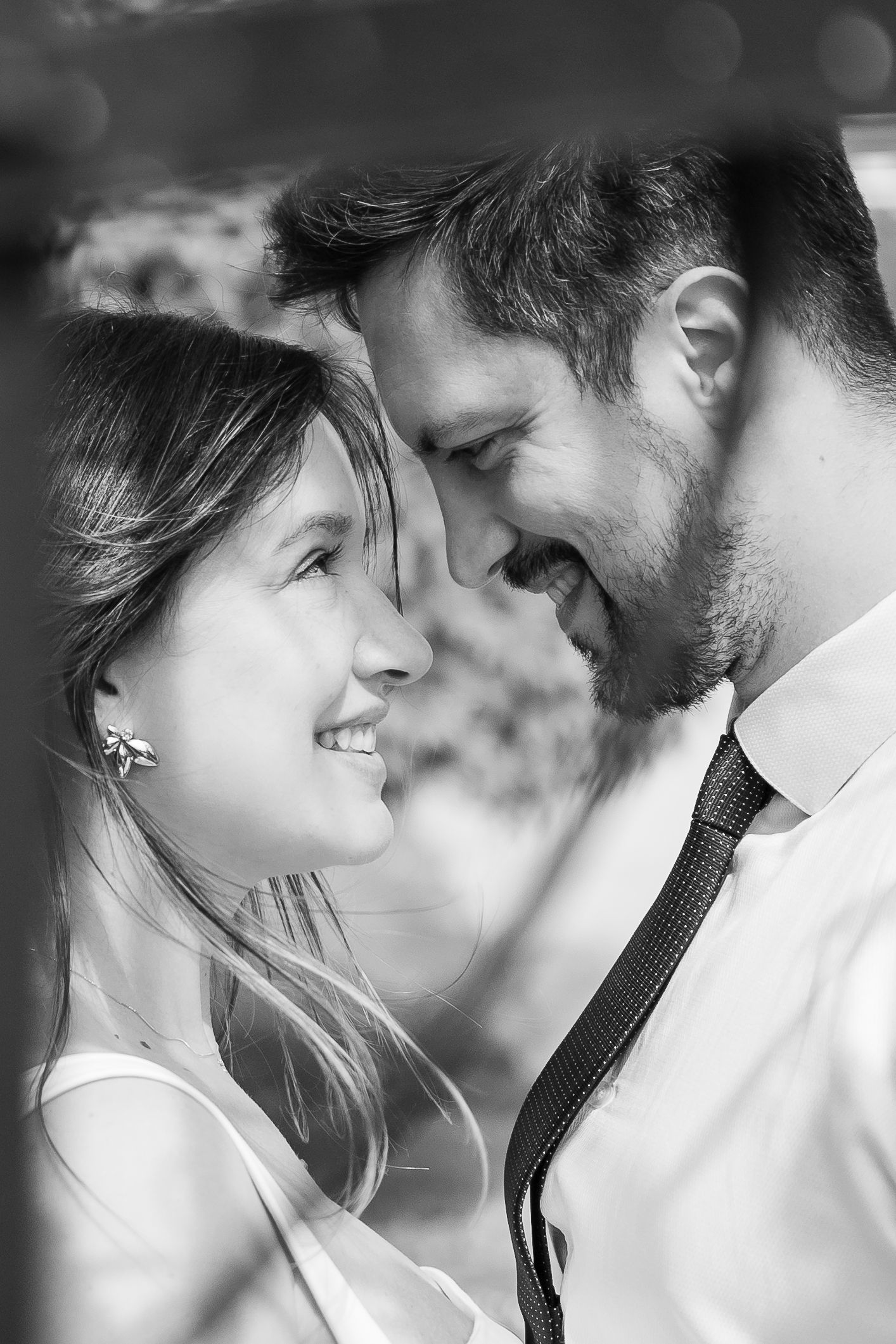 Romantic couple photoshoot at Powerscourt Gardens, Dublin — timeless portraits filled with emotion and natural beauty.