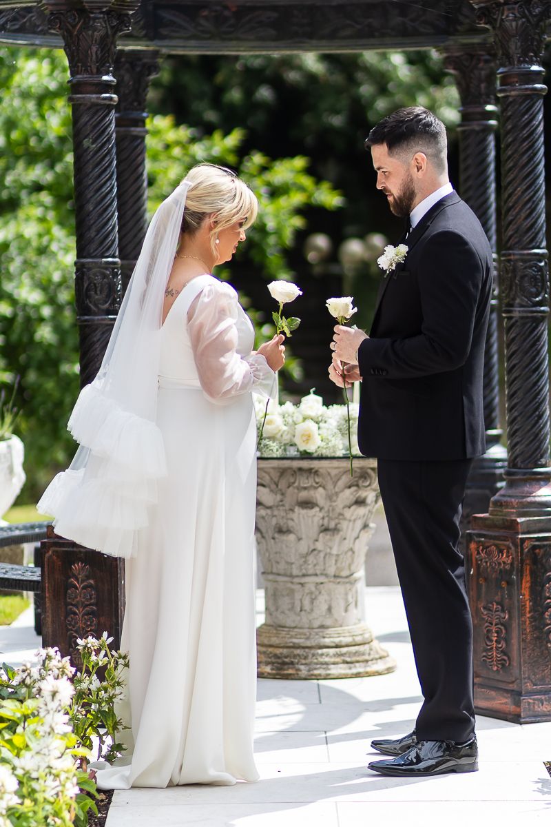 Outdoor wedding ceremony photography at Boyne Hill House – a breathtaking garden backdrop for a heartfelt and elegant celebration