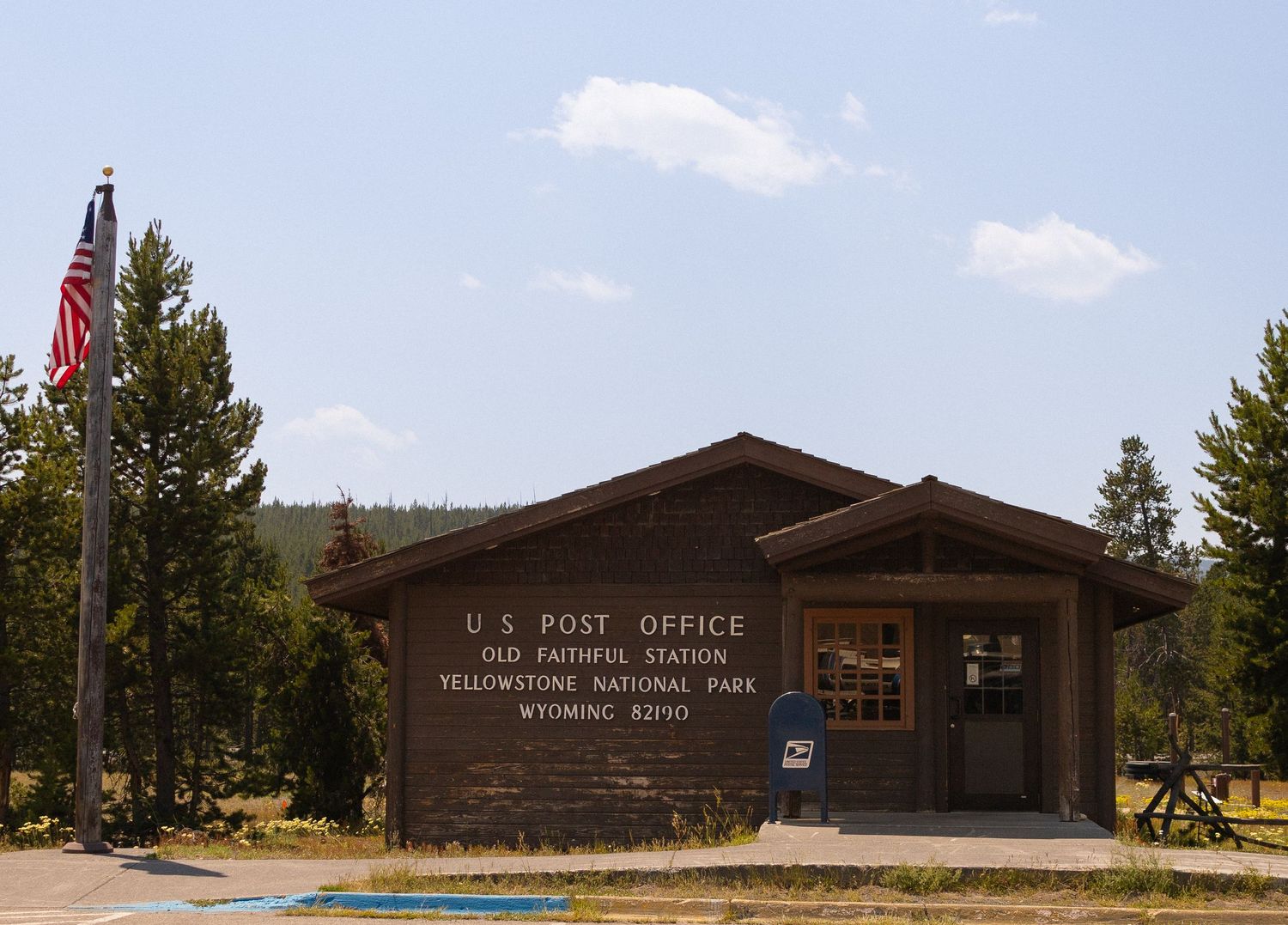 Old Faithful Inn U.S. Post Office in Yellowstone National Park