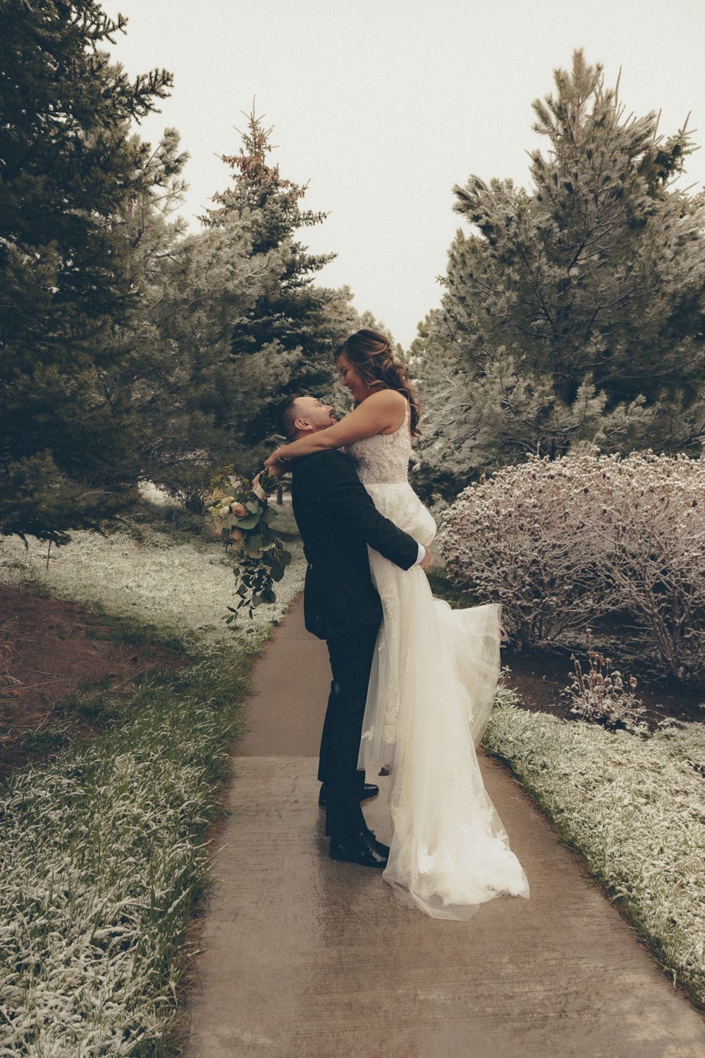 Colorado wedding photographer and videographer | Visuals by Marchena captures emotional wedding moments across Colorado Springs and beyond.