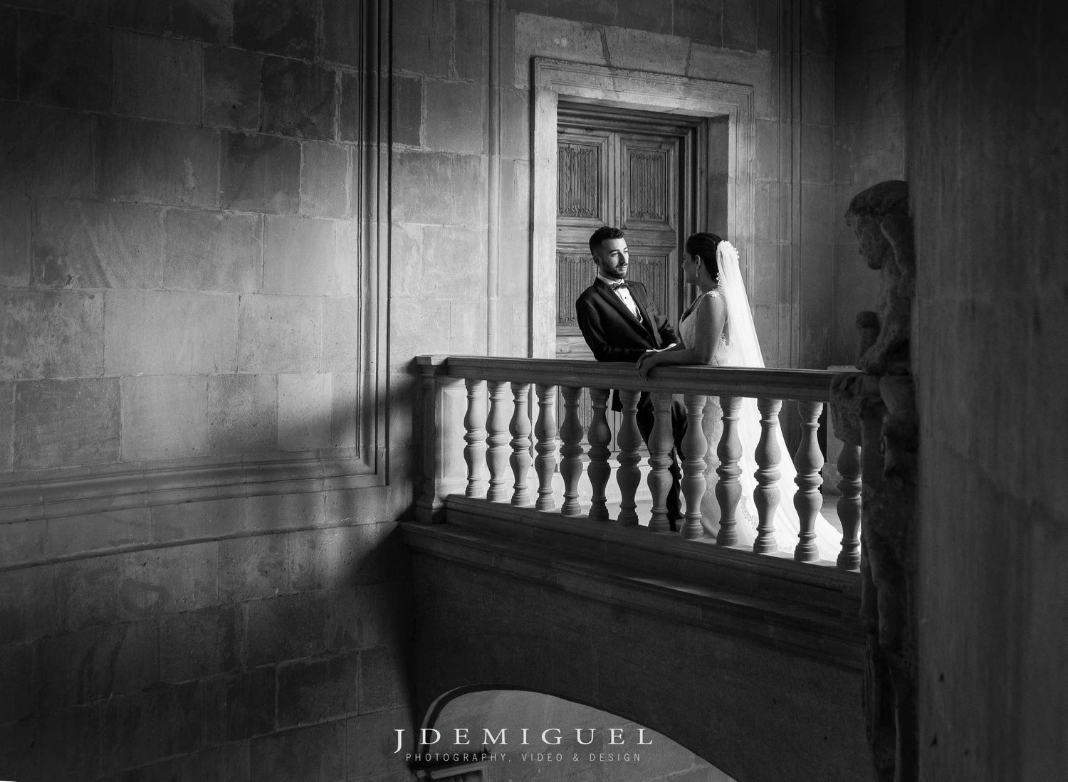 pareja en el Palacio de Carlos V, Granada