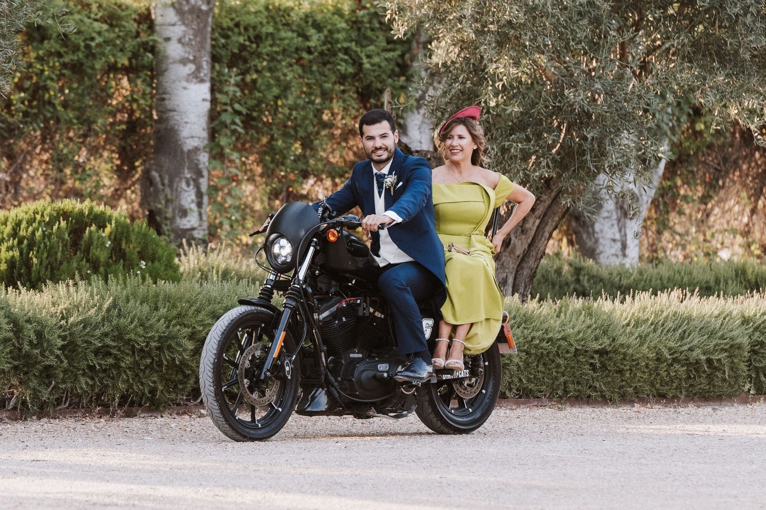 Entrada del novio en moto, Molino del Manto