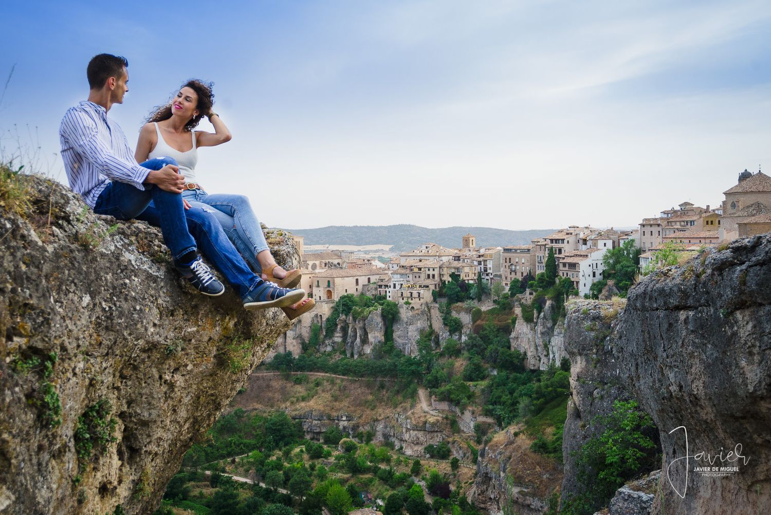 Preboda en los acantilados de la ciudad de Cuenca