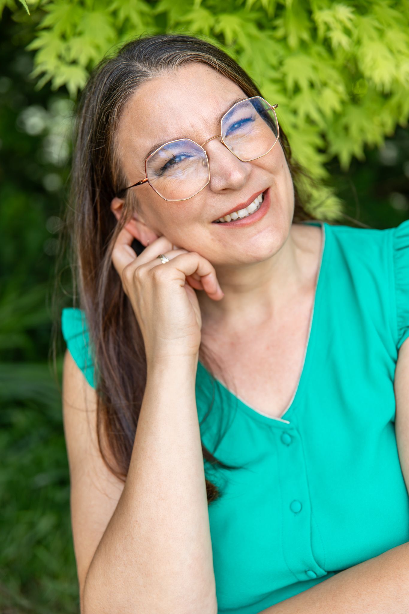 Photographie de portrait corporate en extérieur, idéale pour profil LinkedIn ou communication d’entreprise