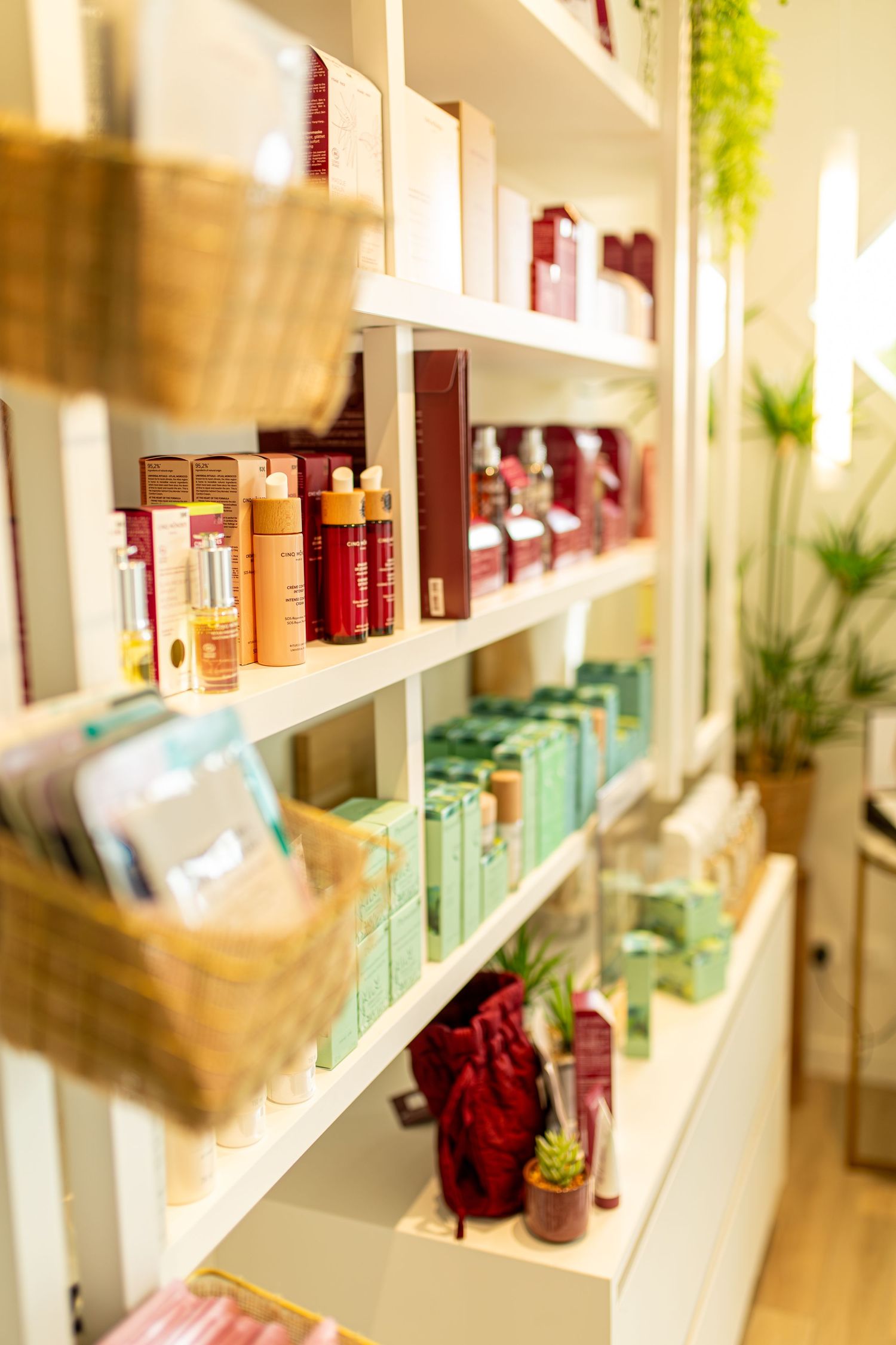 Photo d’un spa, ambiance zen et détente, éclairage doux et décoration moderne.