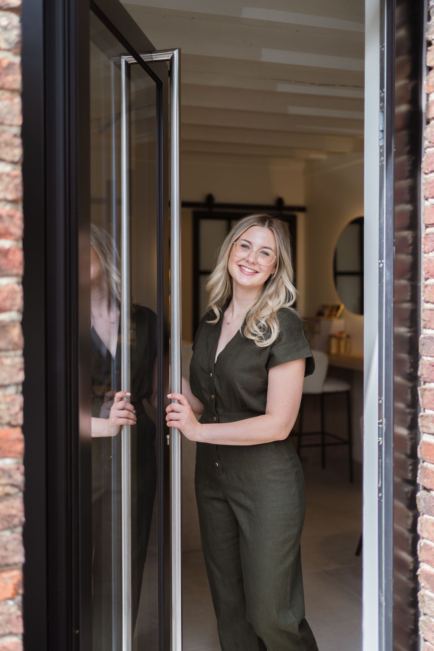 Fotograaf en videograaf gespecialiseerd in business shoots, videografie, professionele branding foto's, video's en reels voor jouw Instagram