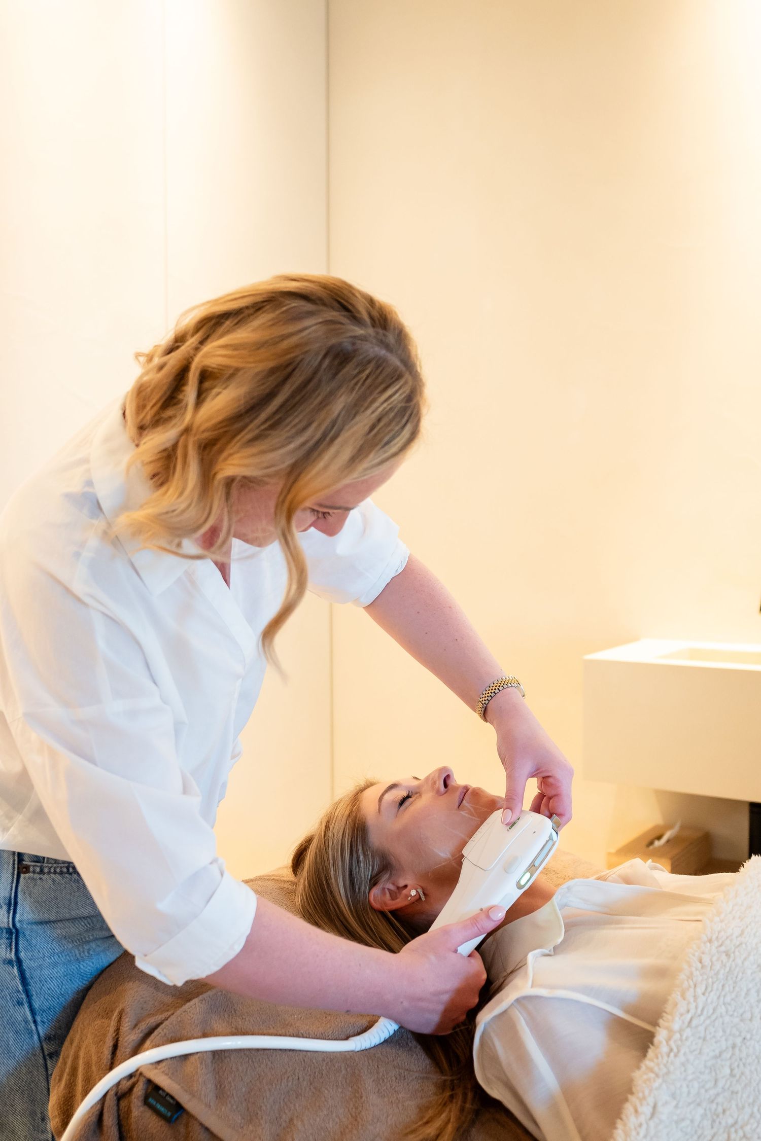 Fotograaf en videograaf gespecialiseerd in business shoots, videografie, professionele branding foto's, video's en reels voor jouw Instagram