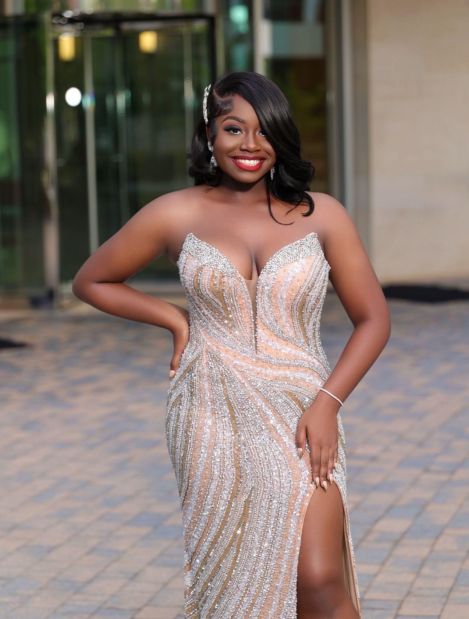 Looking for the perfect prom photos to commemorate your special night? Our professional prom photography services will help you preserve tho