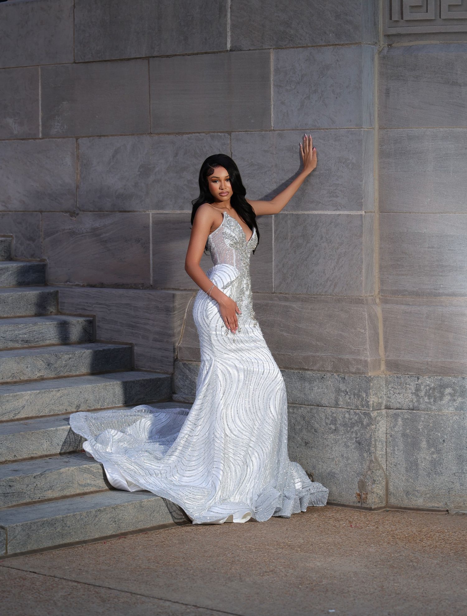 Looking for the perfect prom photos to commemorate your special night? Our professional prom photography services will help you preserve tho