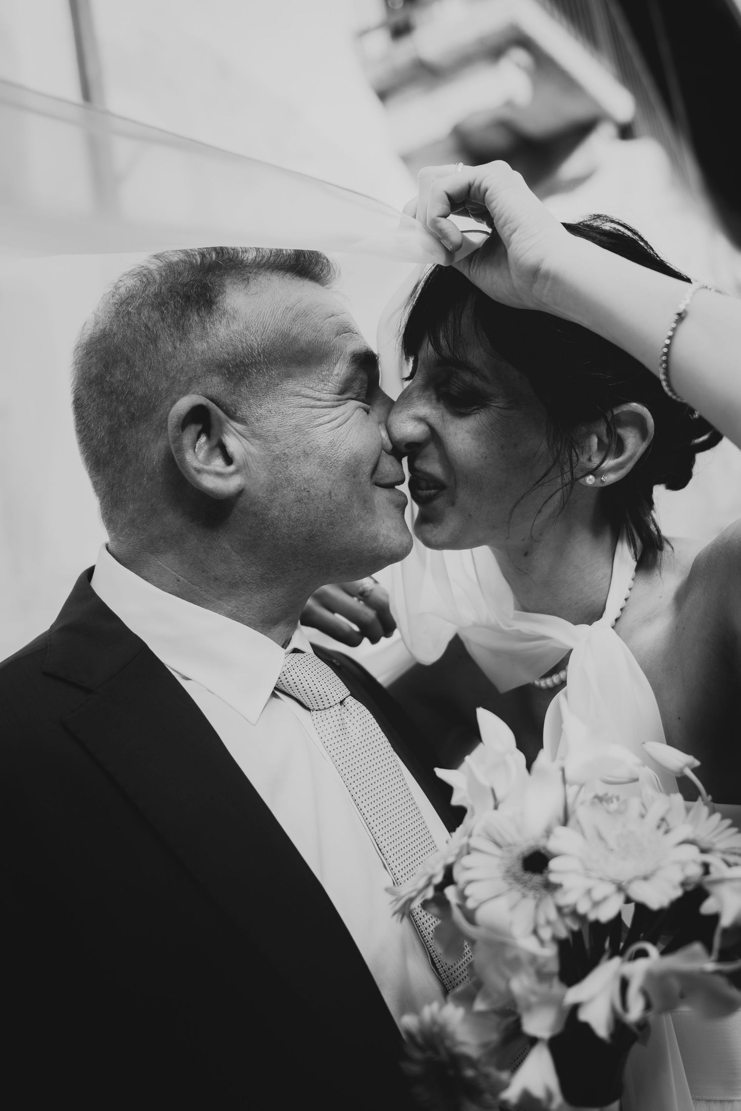 Emozioni di coppia raccontate attraverso una fotografia spontanea, matrimonio, reportage, storytelling