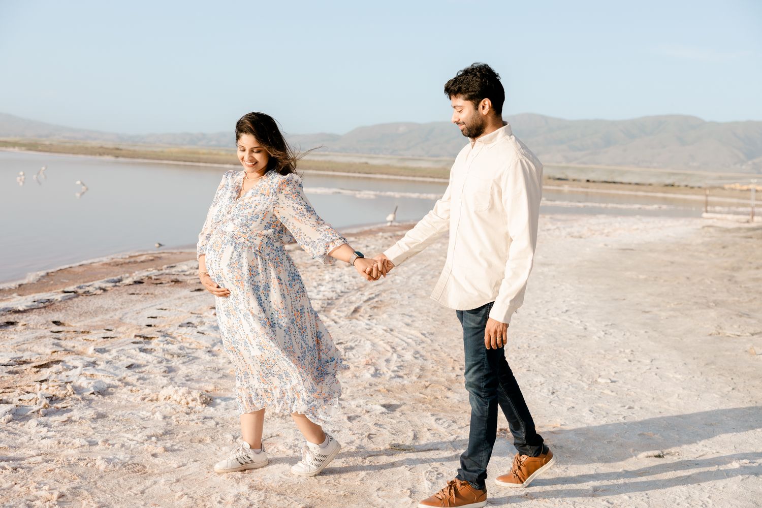 outdoor maternity session Fremont Bay Area with soft sunlight