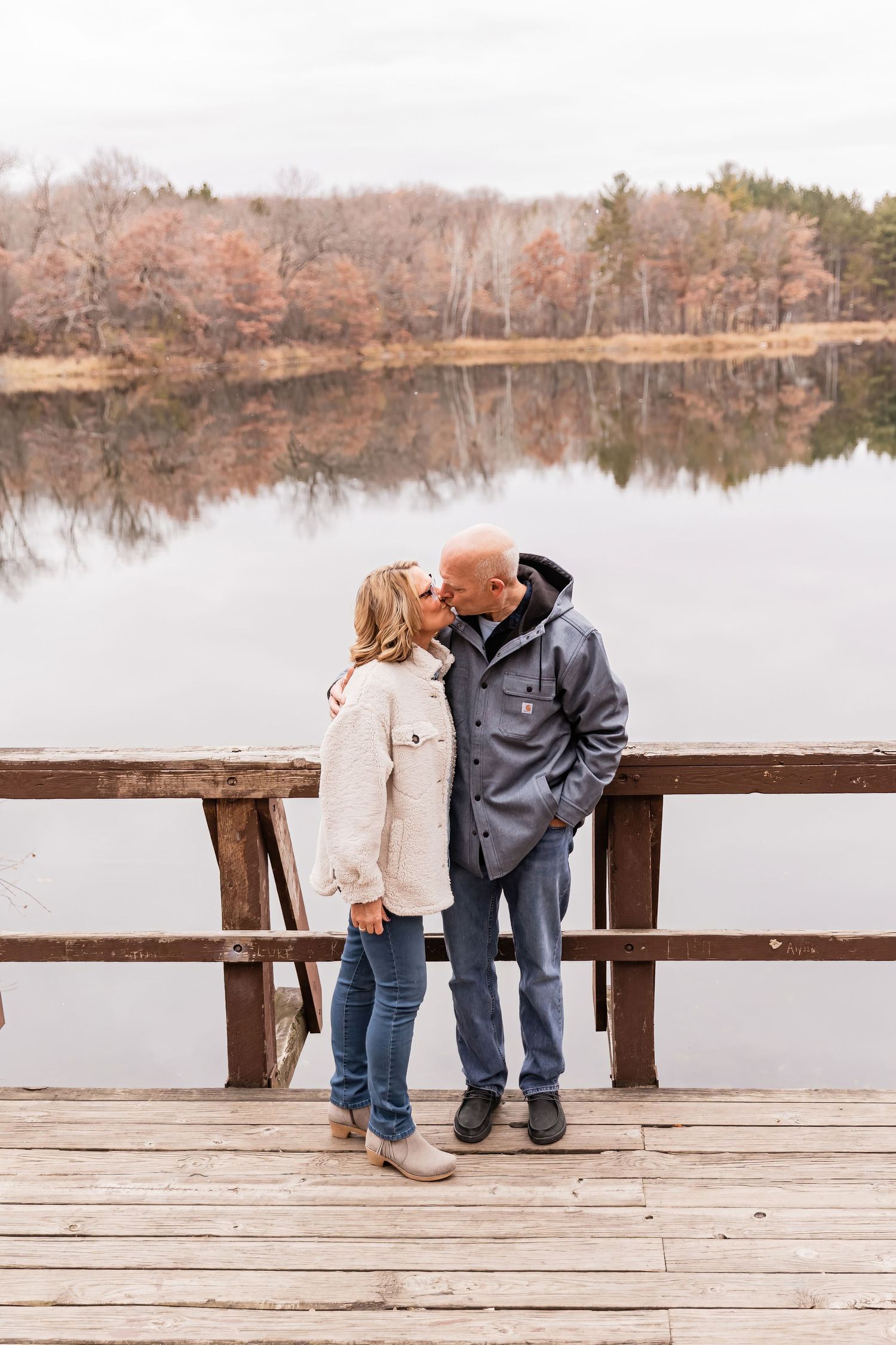 older couple, alimagnet park, apple valley minnesota, family photography, portrait photography, fall photography, lake