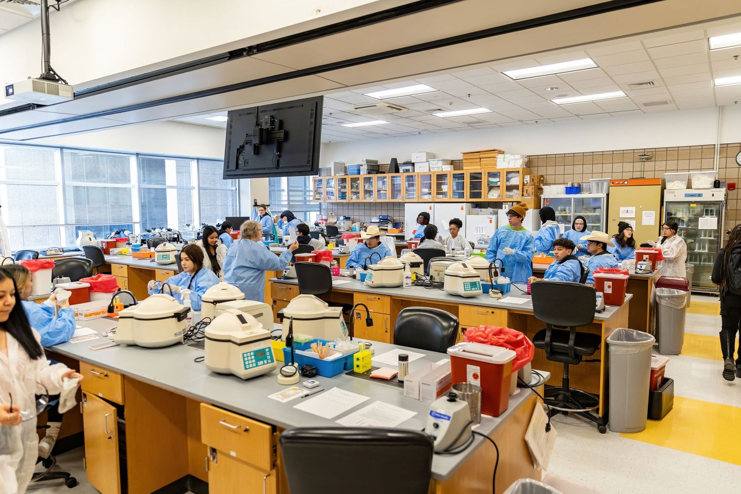 High school students get a hands on college level experiment to get a feel for campus and student life
