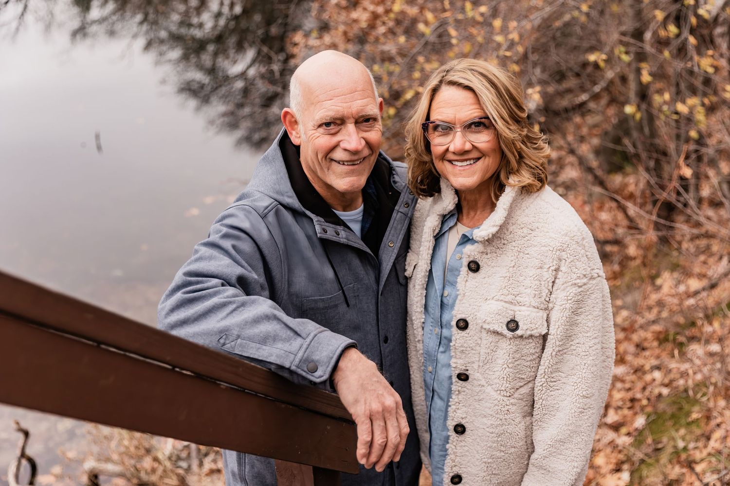 older couple, alimagnet park, apple valley minnesota, family photography, portrait photography, fall photography, lake