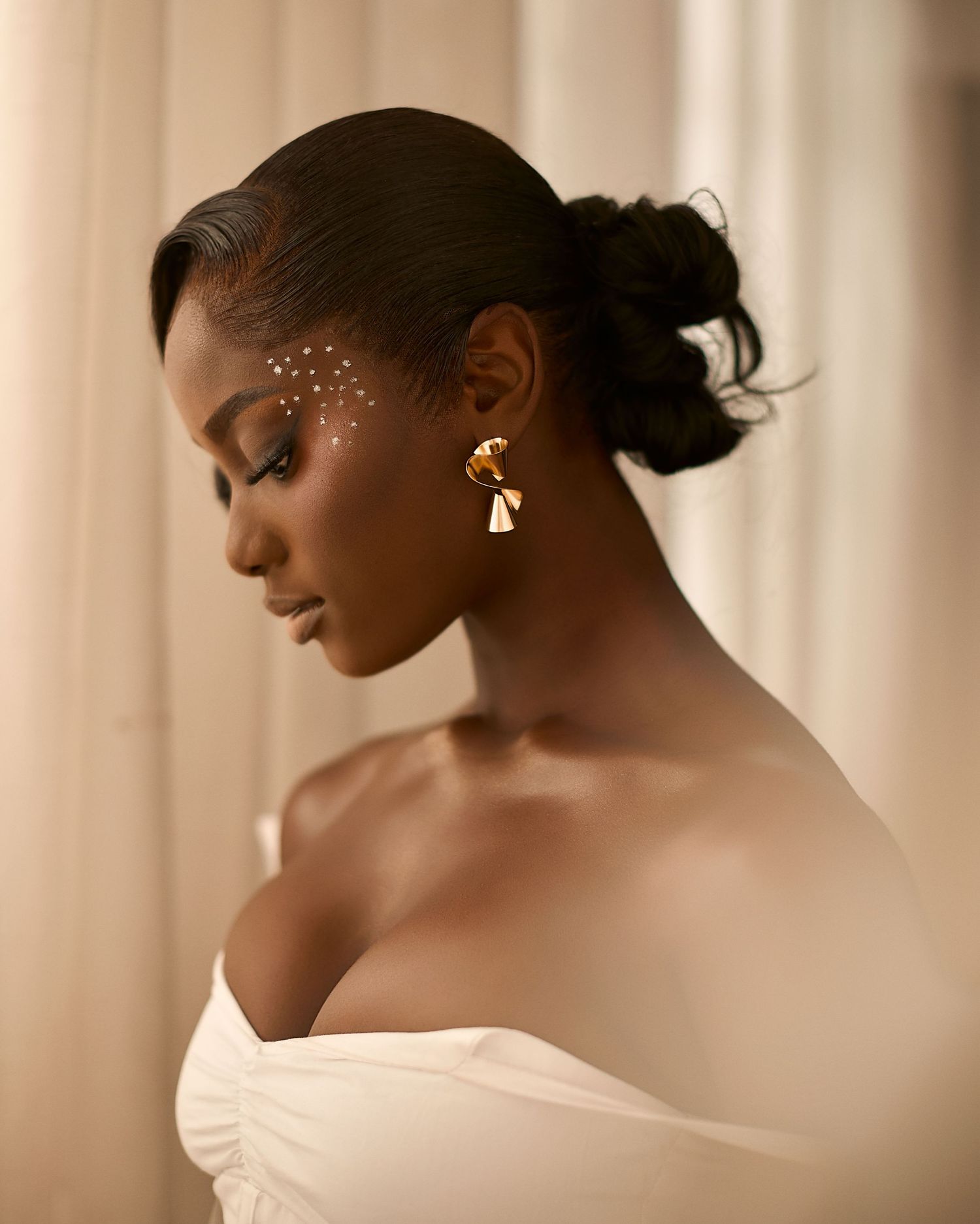 Sunset by The Loba for The Loba Studios – elegant fashion photography by The Loba, a creative photographer in Lagos, Nigeria.