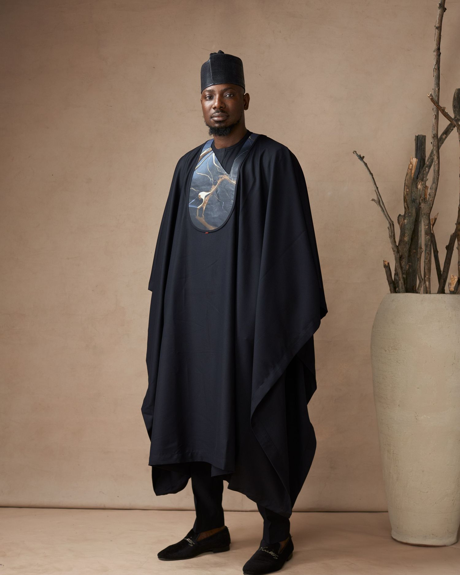 Agbada in lagos by BandyFit – crisp fashion lookbook photography by The Loba, a creative photographer in Lagos, Nigeria.