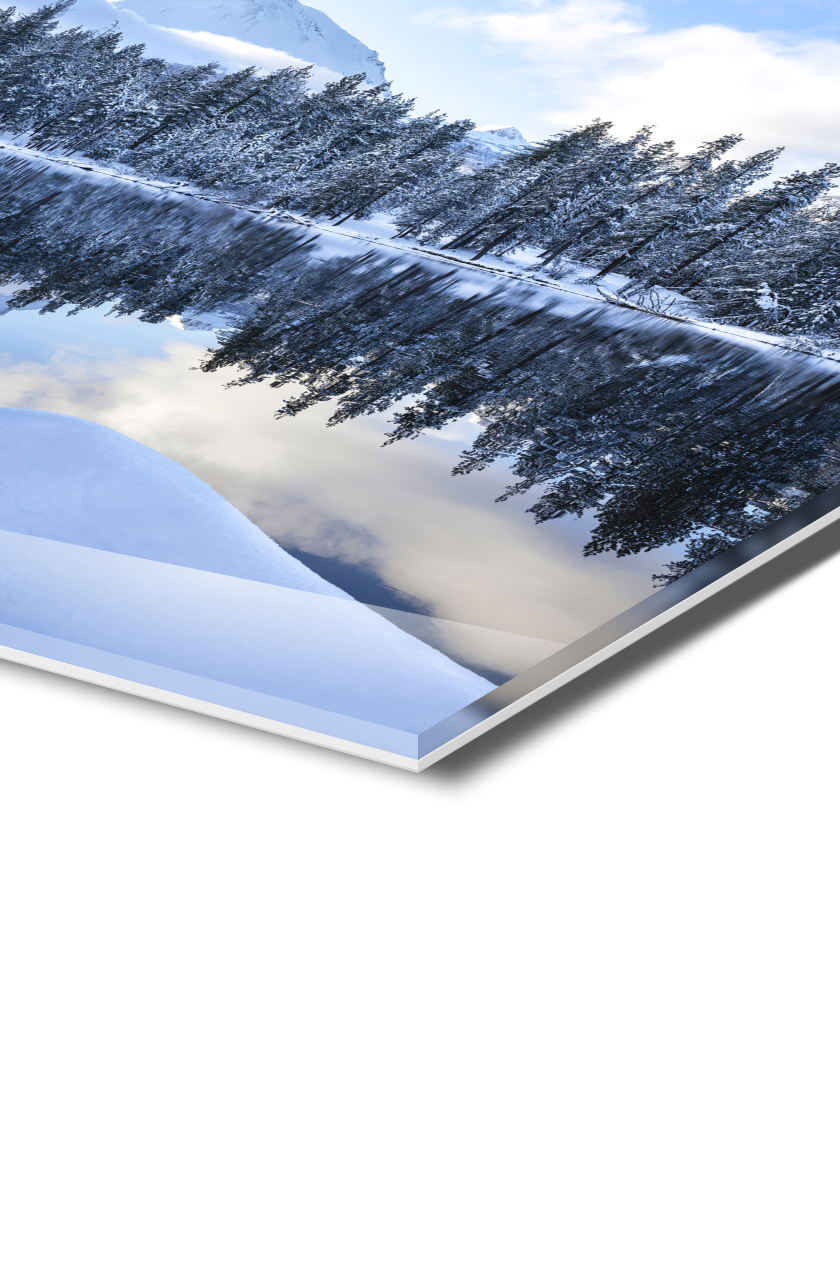 An edge view of an acrylic print.