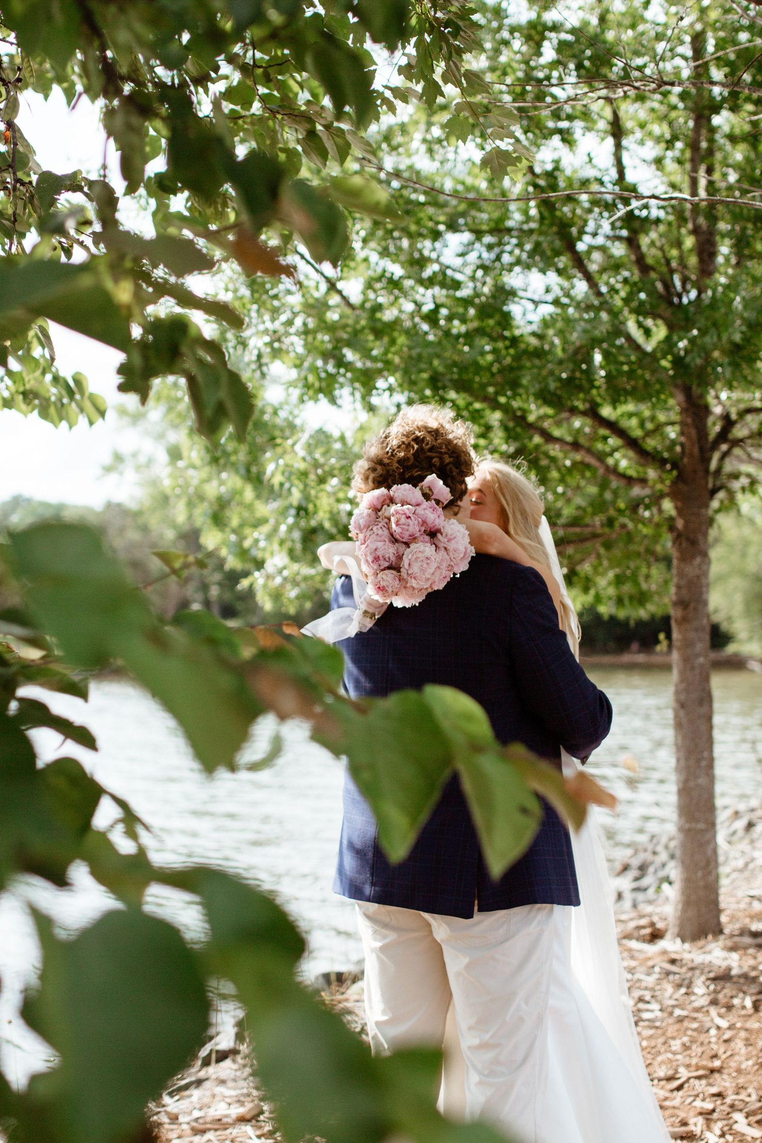An intimate wedding couple in Charlotte