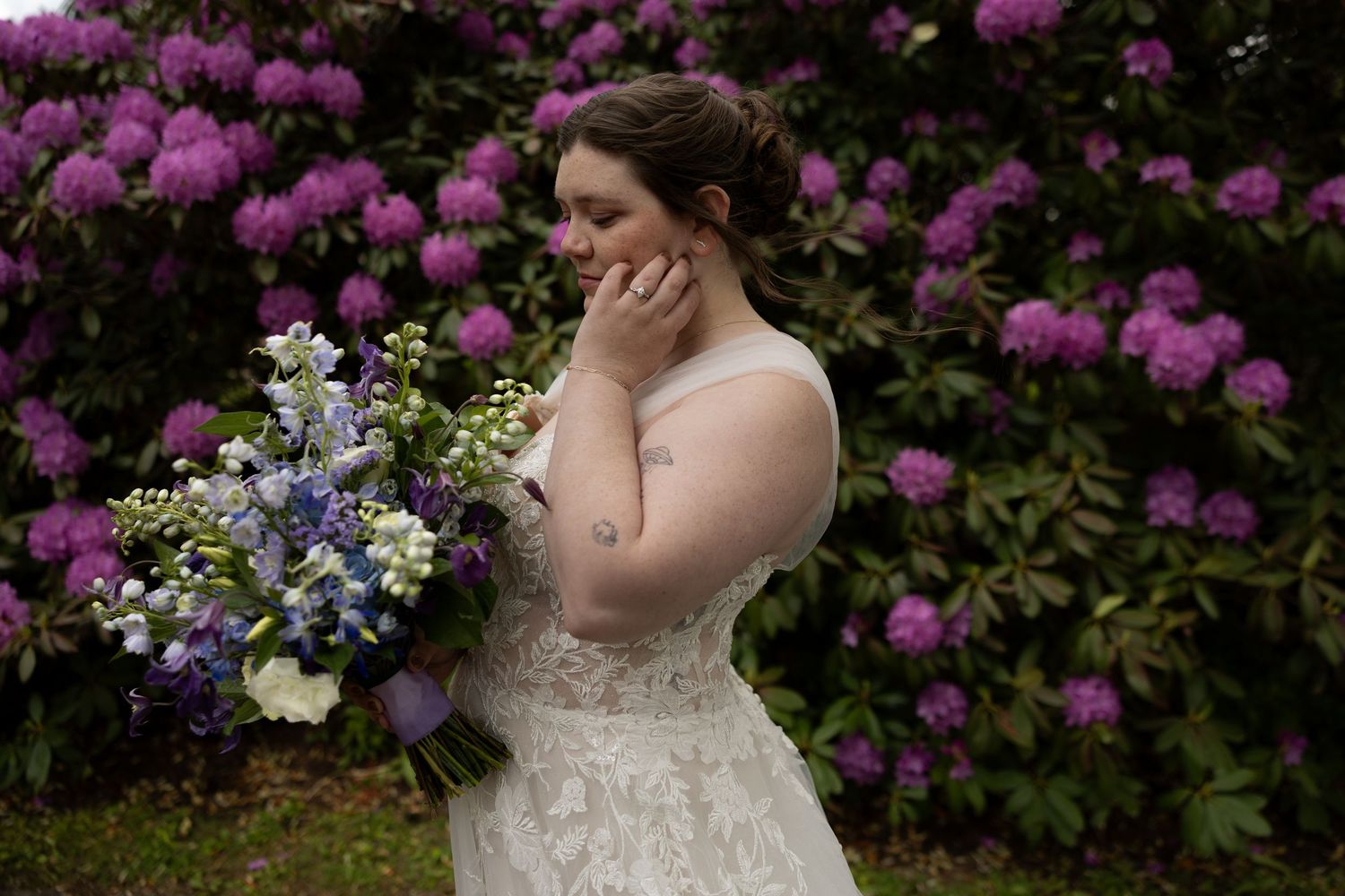 Timeless bridal portraits with beautiful florals