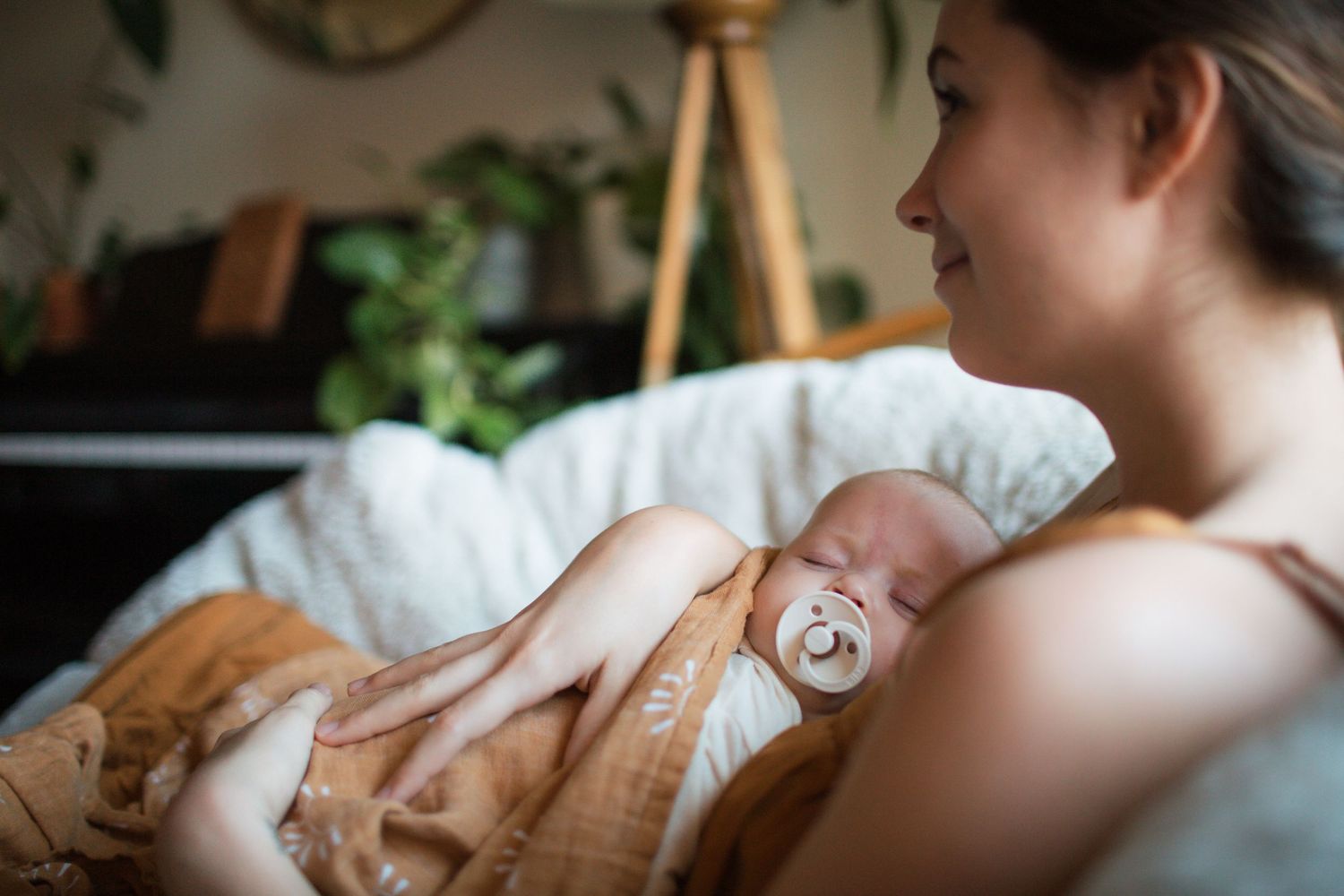Mother and toddler sharing a quiet moment during indoor family lifestyle session