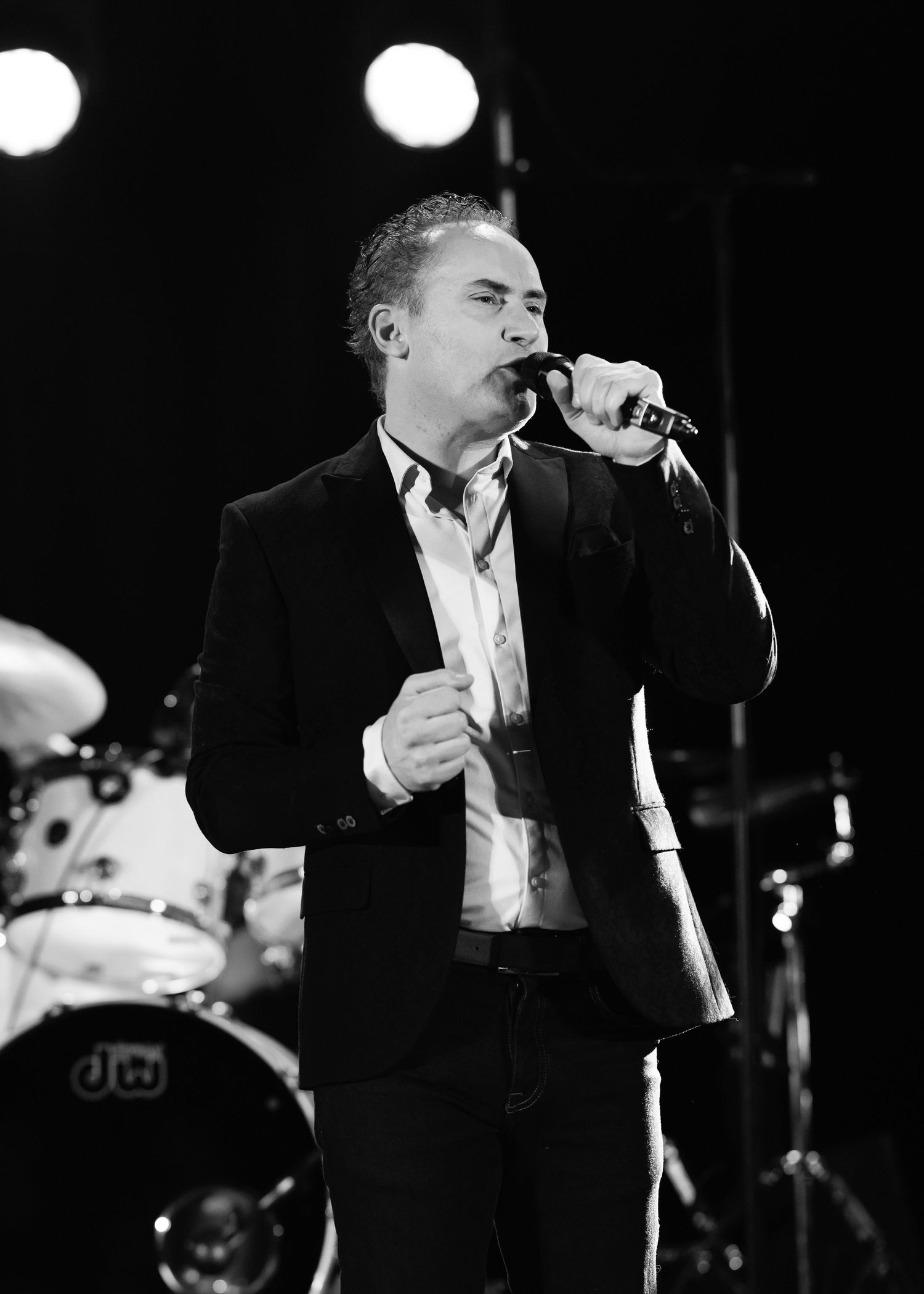 Chanteur sur scène