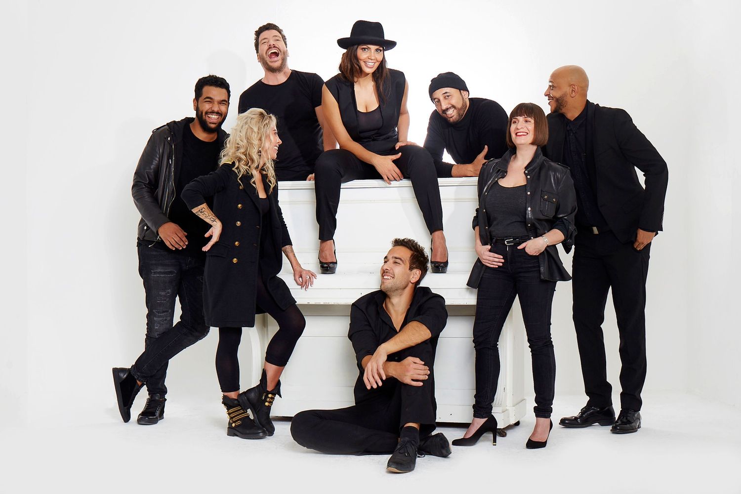 La troupe de stand up, avec Redoane Bougheraba, Nawell Madani, Ahmed Sparrow, Tareek, Franjo, Doully...