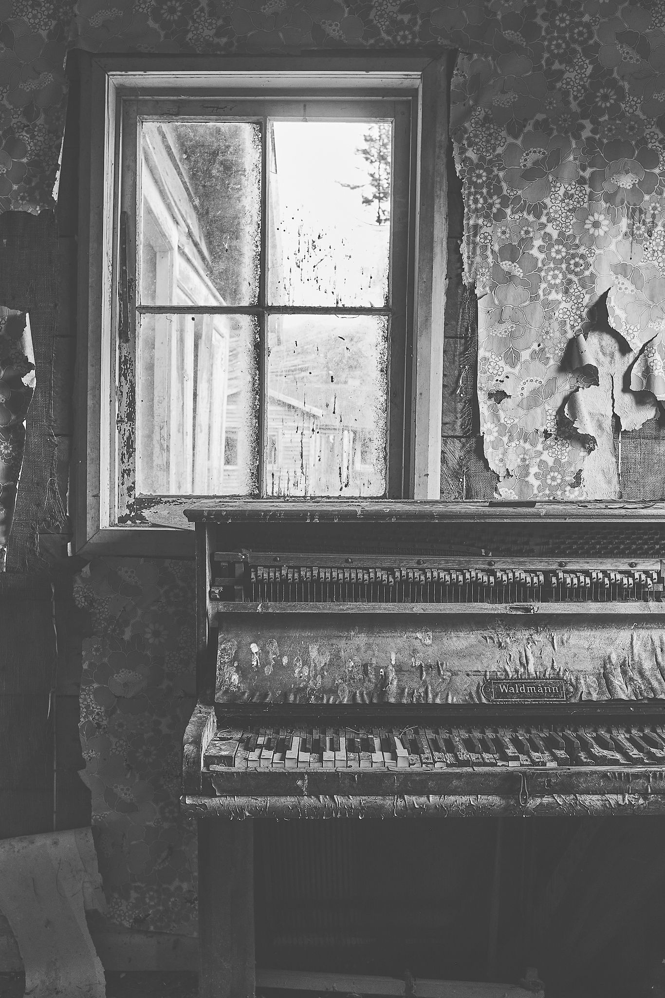 Old Piano