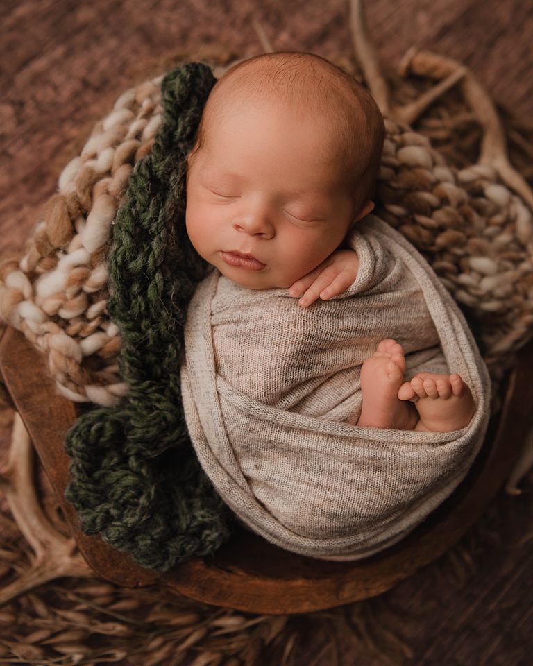 North Alabama Newborn Photographer
Southern Tennessee Newborn Photography 
Newborn mini session, Newborn session near me 
watch me grow