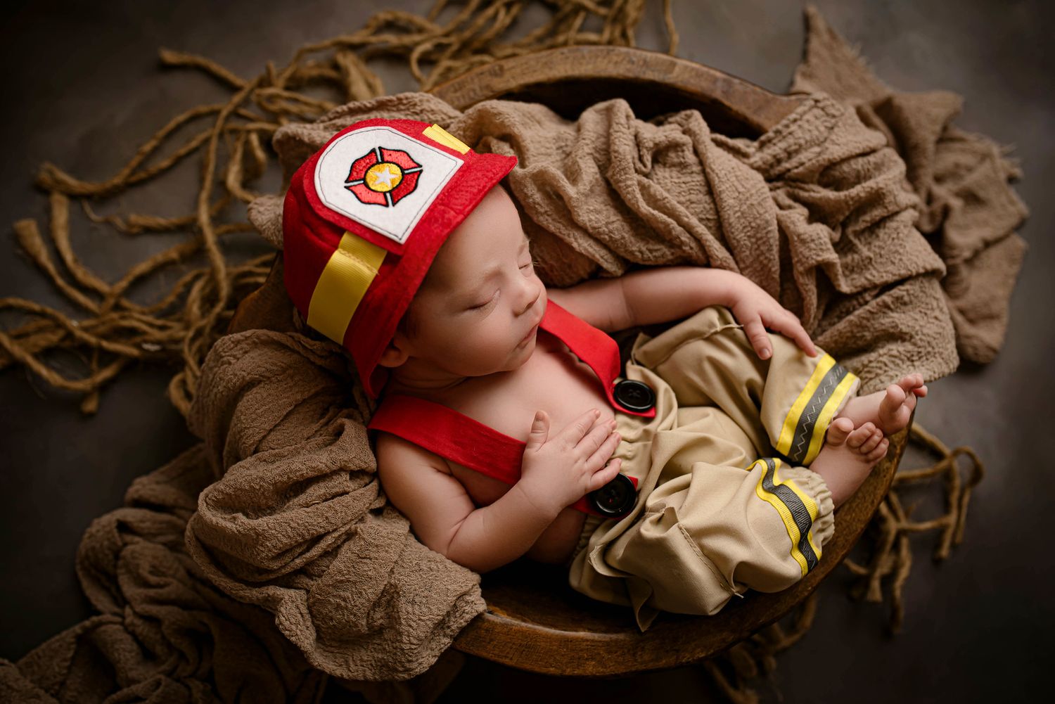 North Alabama Newborn Photographer
Southern Tennessee Newborn Photography 
Newborn mini session, Newborn session near me 
watch me grow