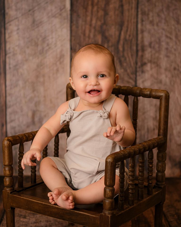 Watch me grow plans. Milestone photographer near me. 
Baby plans, North Alabama newborn and watch me grow photographer. Milestone sessions
